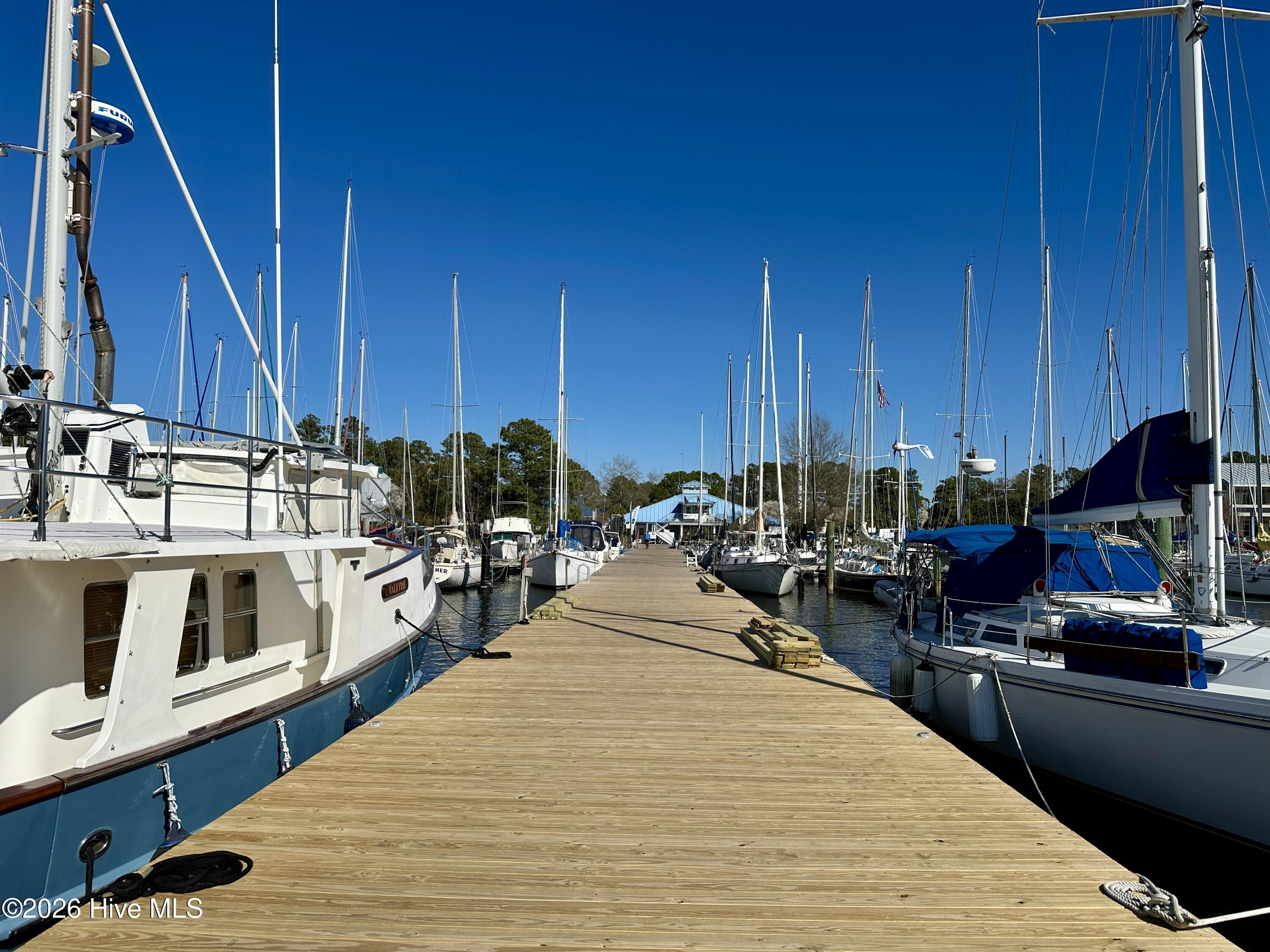 808 205 Black Swan Road,New Bern