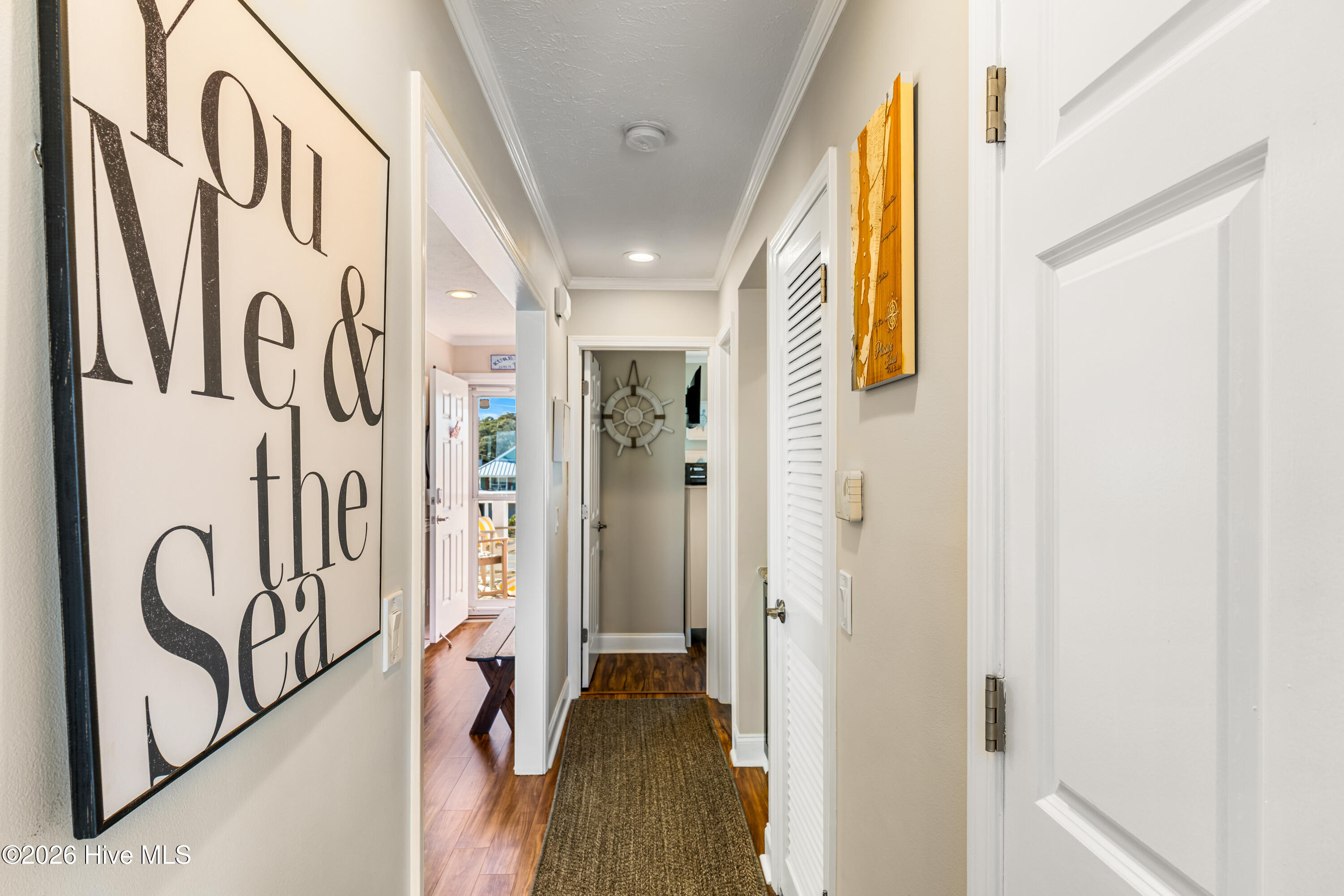 100550071 | Photo 30