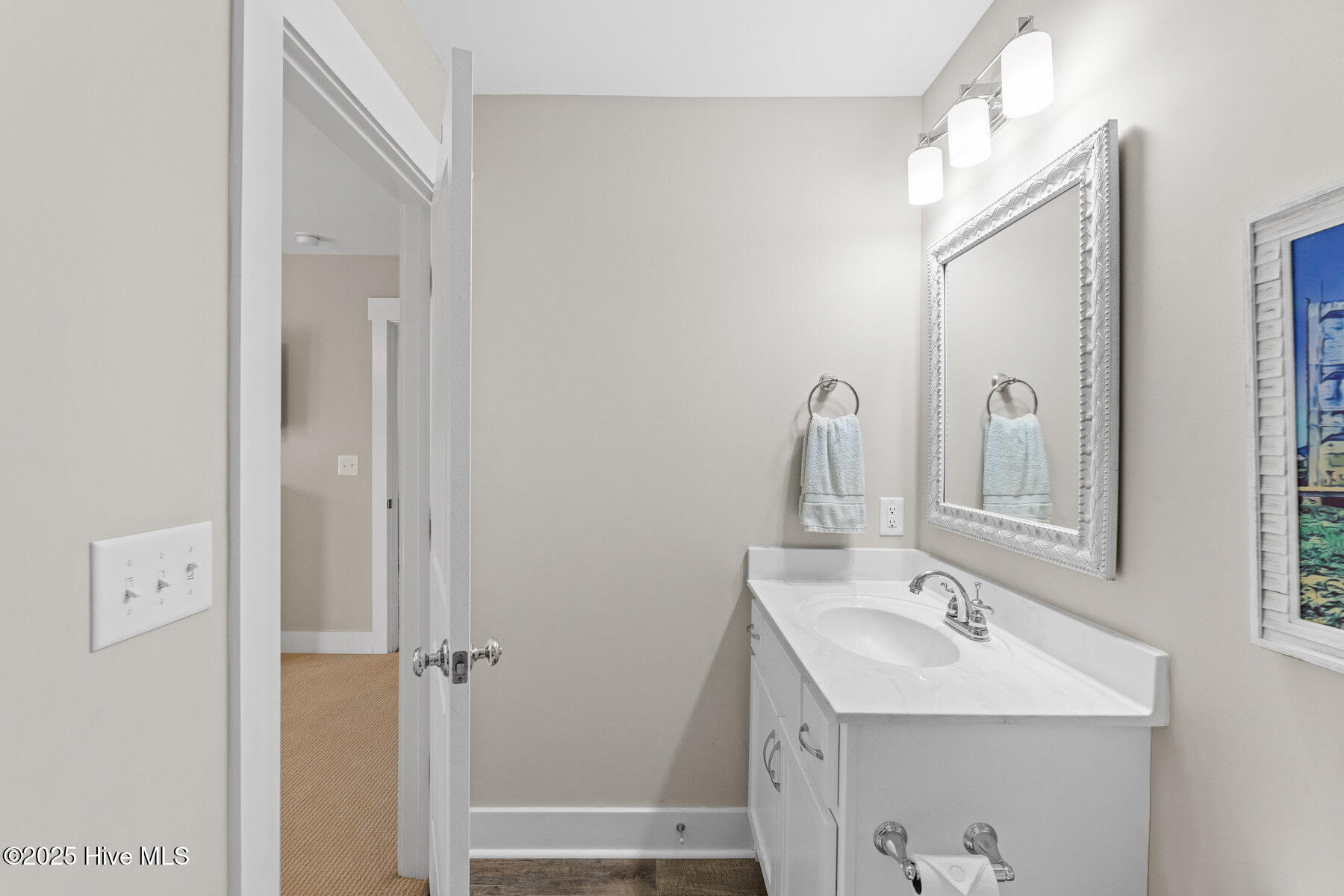 100523627 | Photo 33