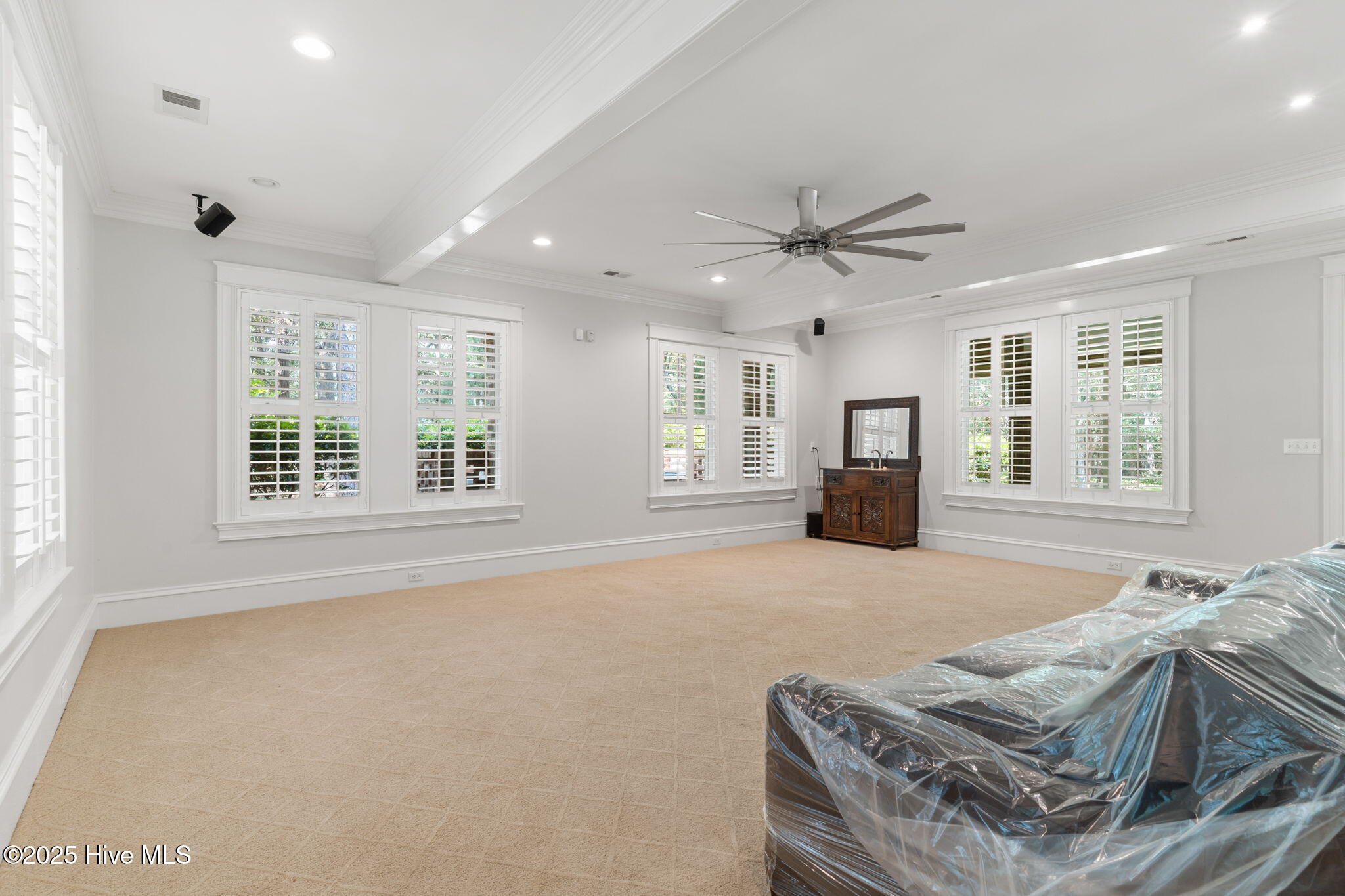 100512246 | Photo 51