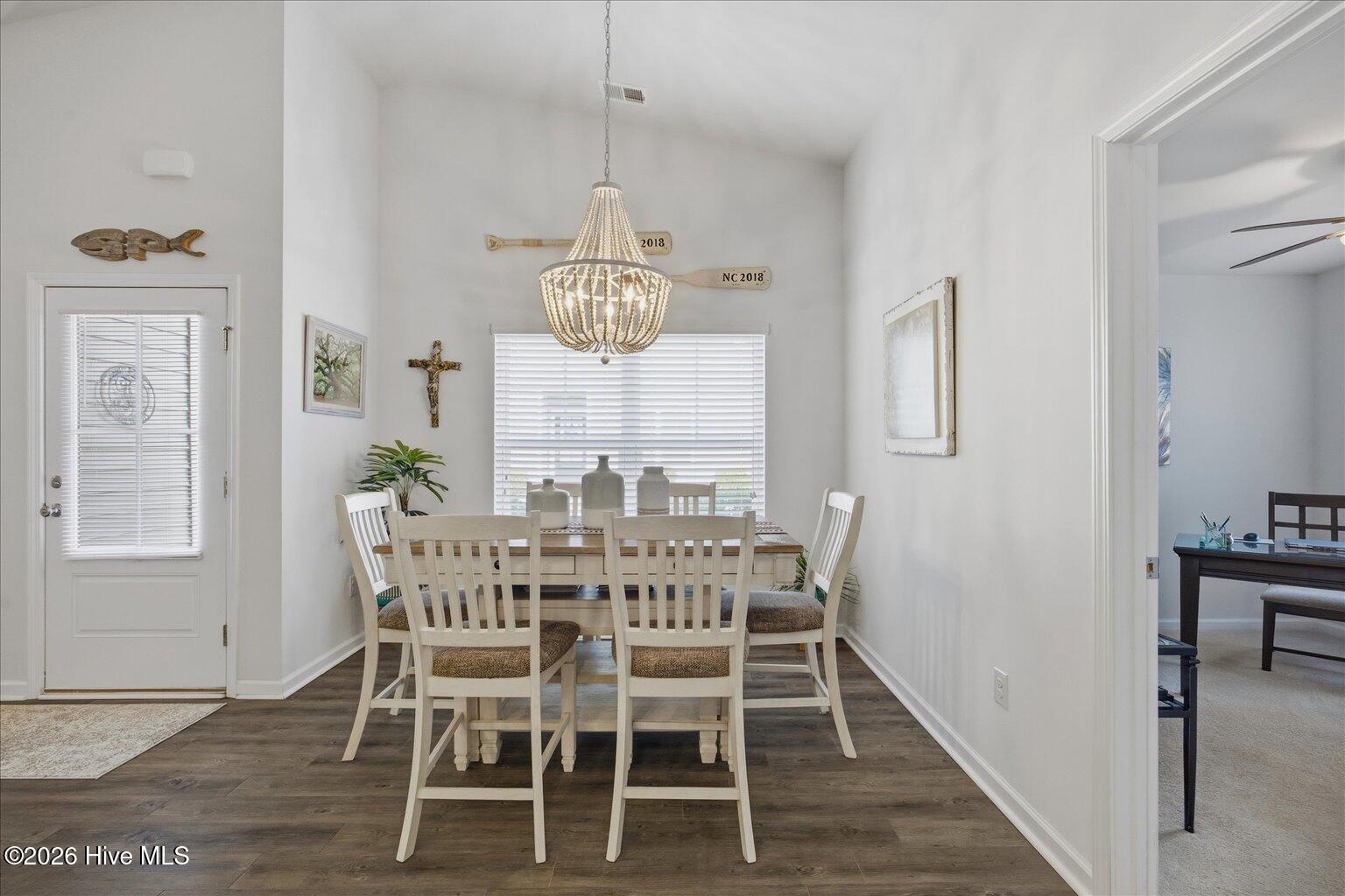 100557120 | Photo 12