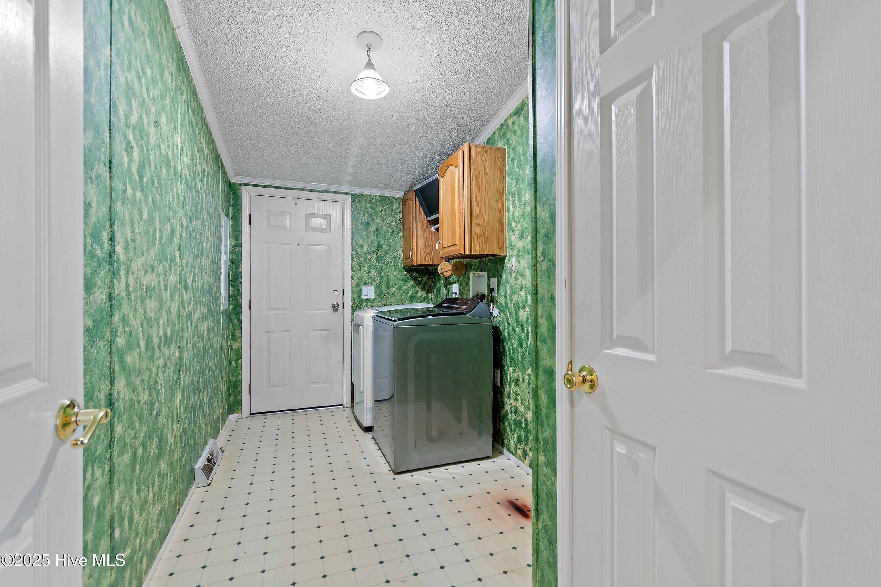 100542412 | Photo 28