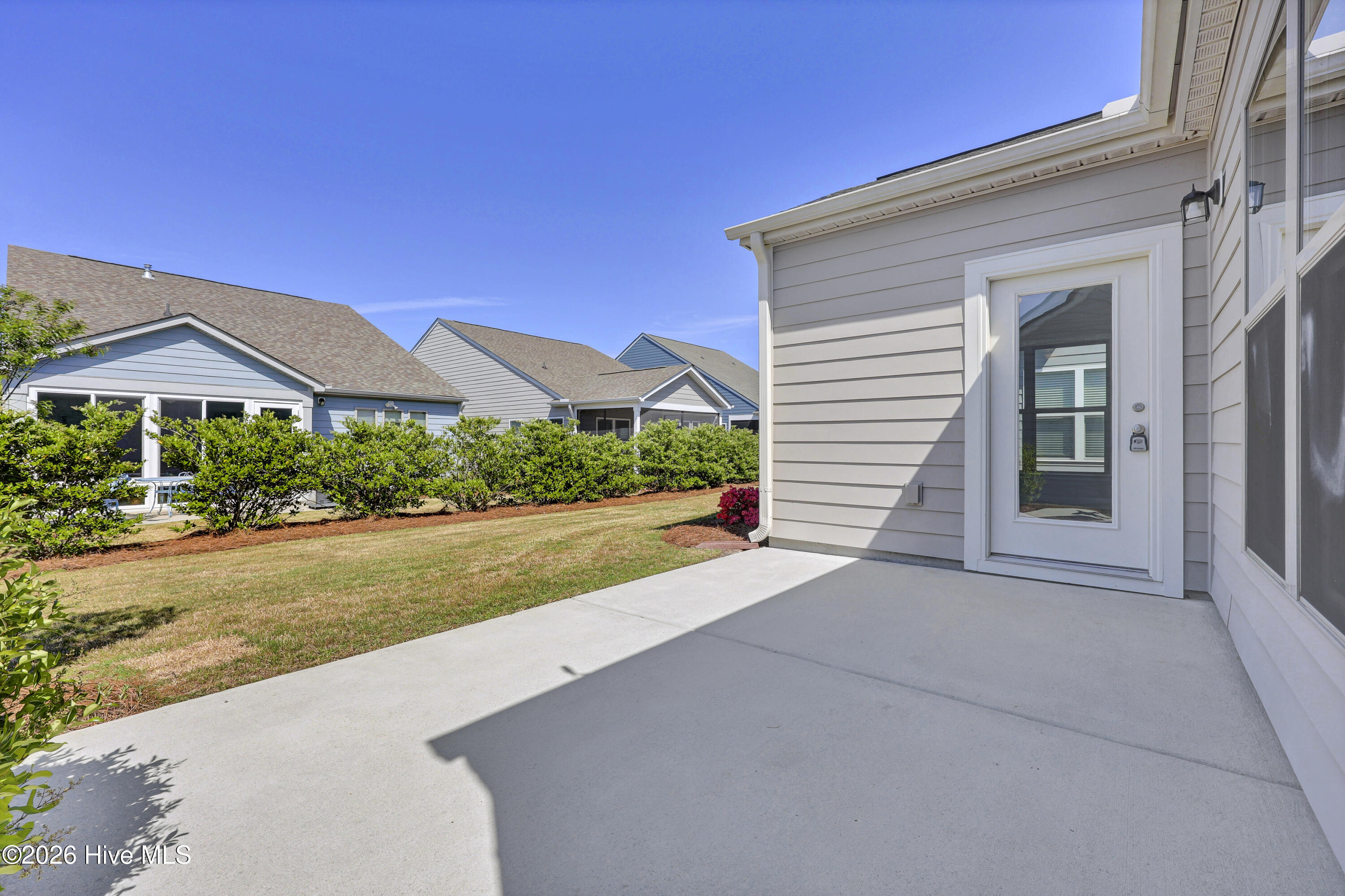 100567827 | Photo 30