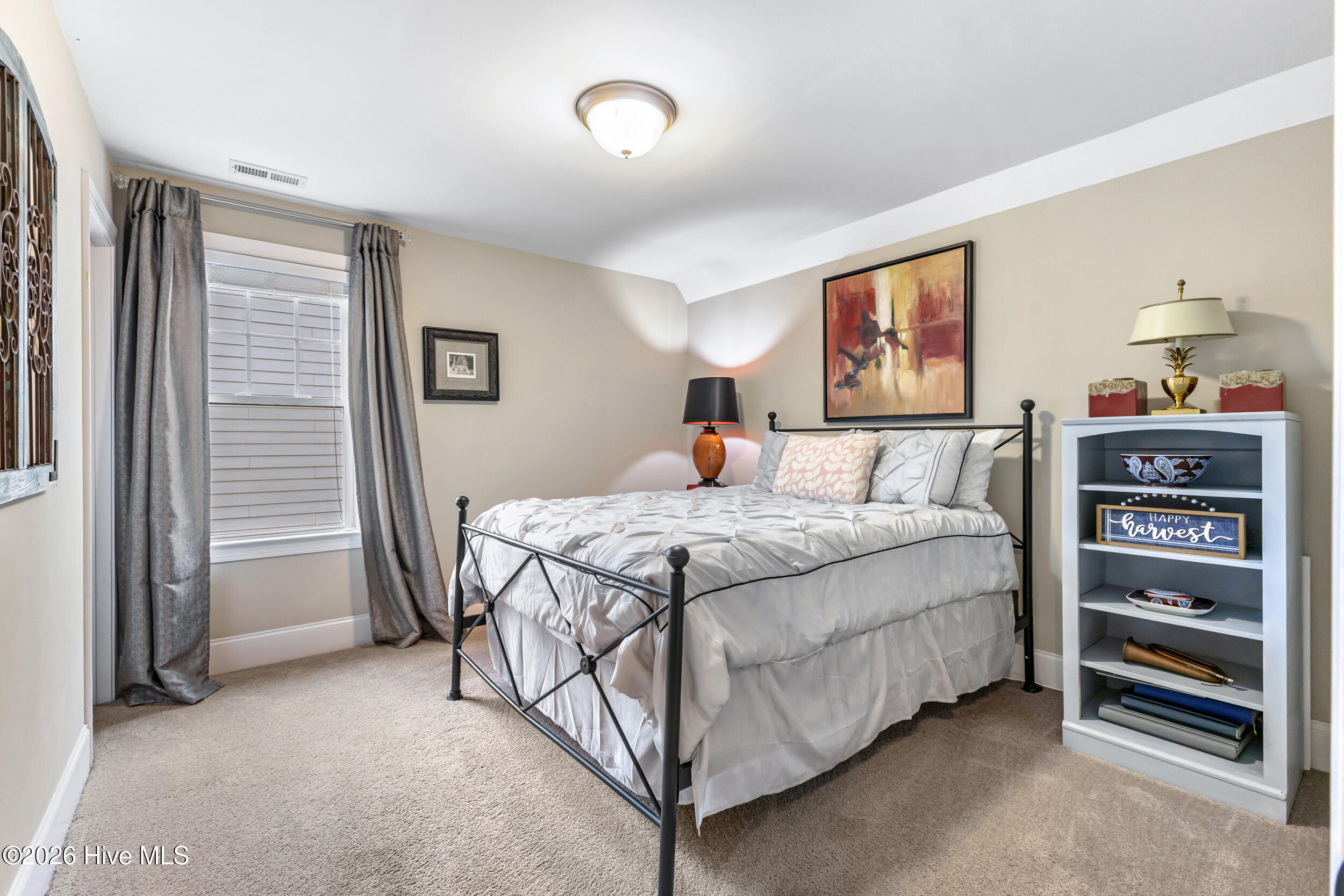 100554071 | Photo 28