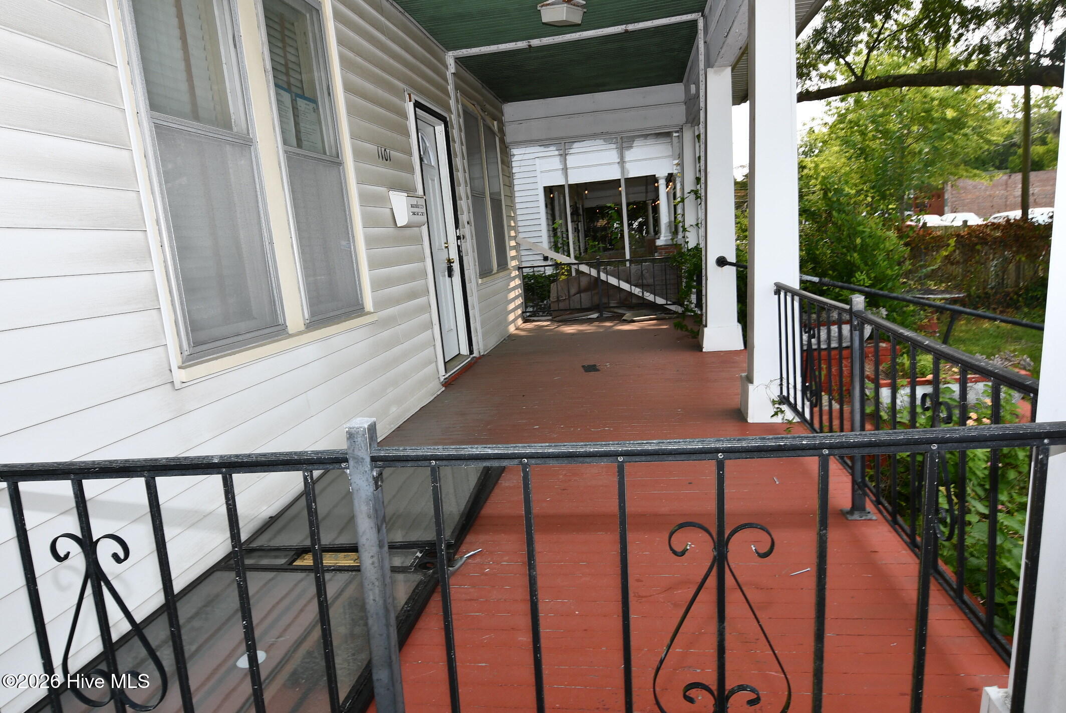 100554668 | Photo 11