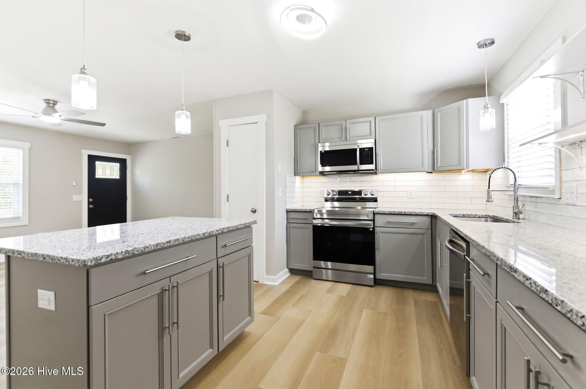 100564209 | Photo 17