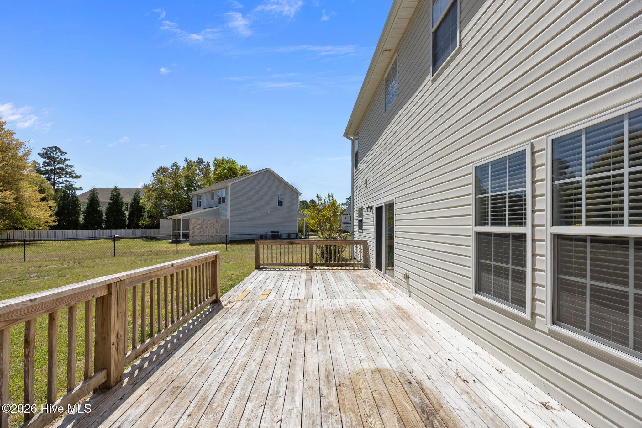 100565984 | Photo 39