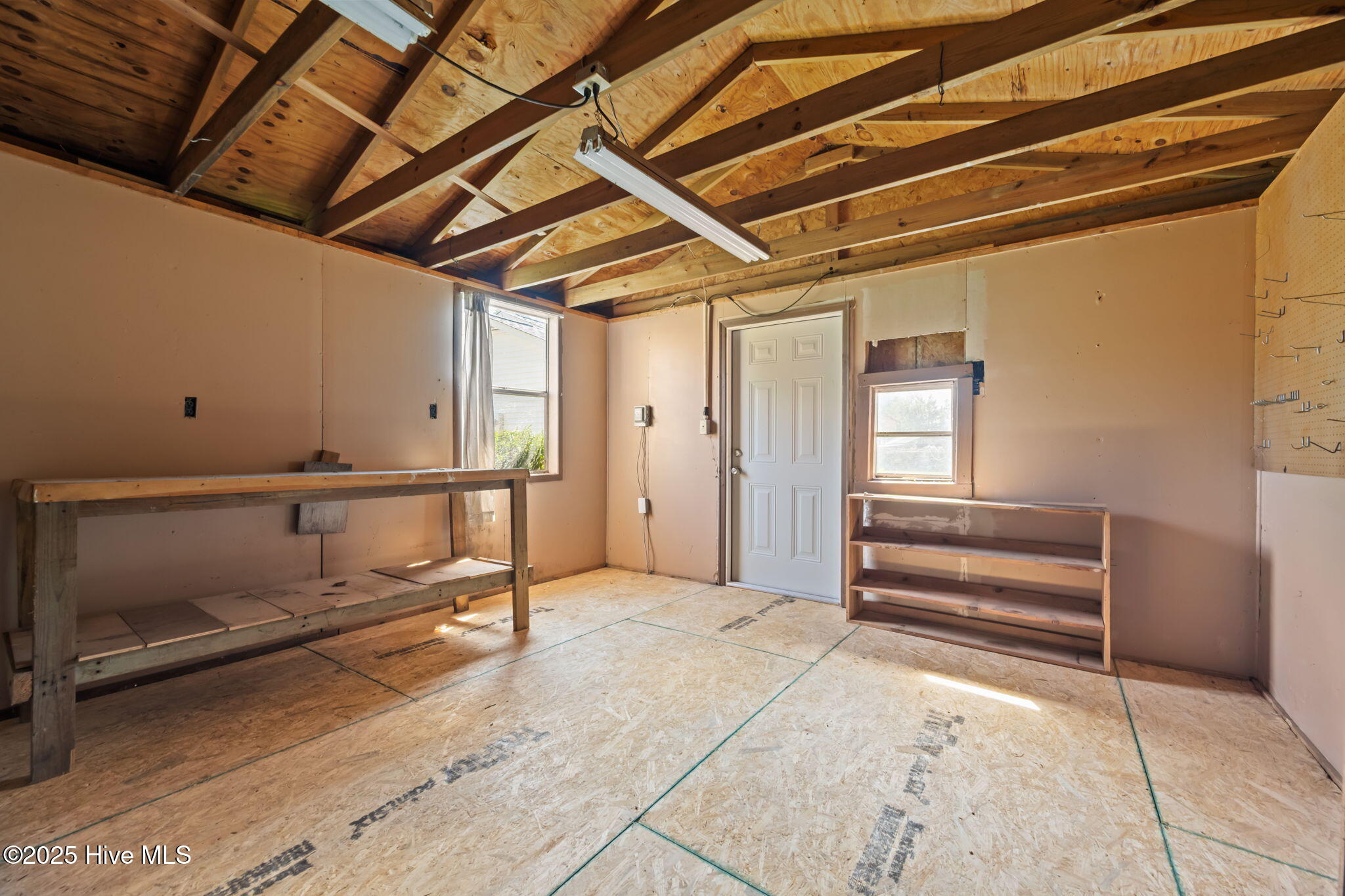 100535333 | Photo 29