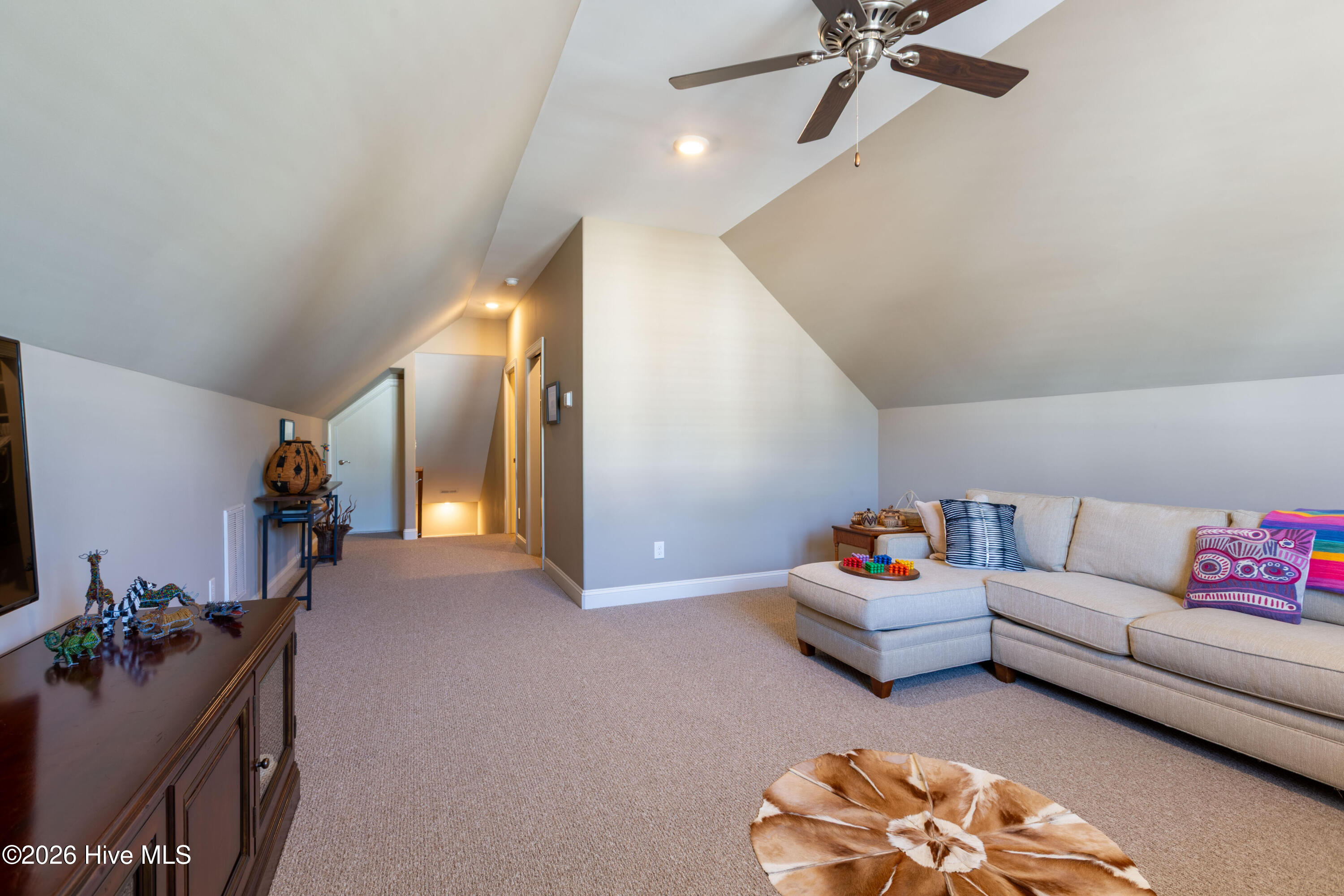 100550328 | Photo 23