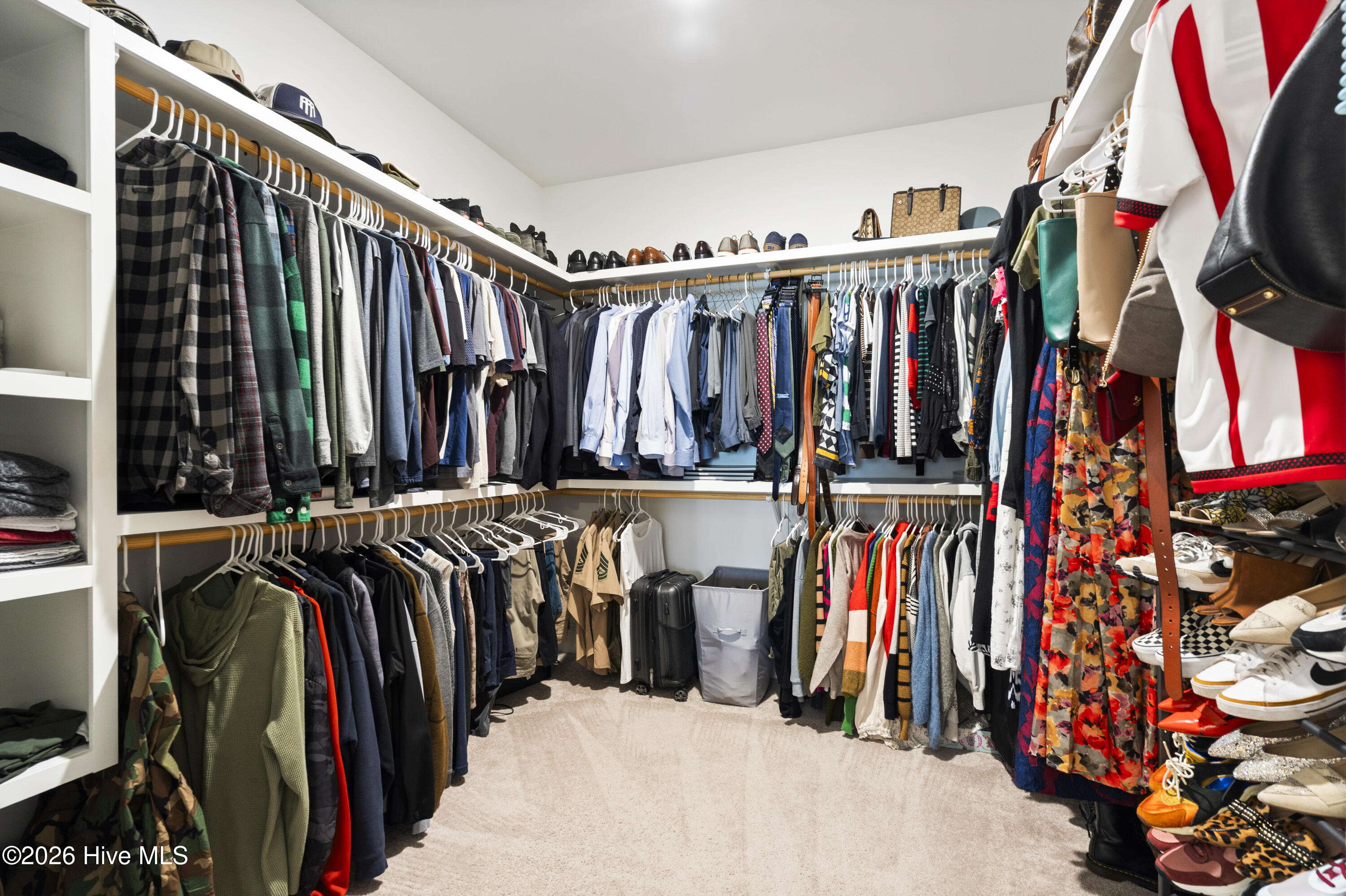 100552467 | Photo 32