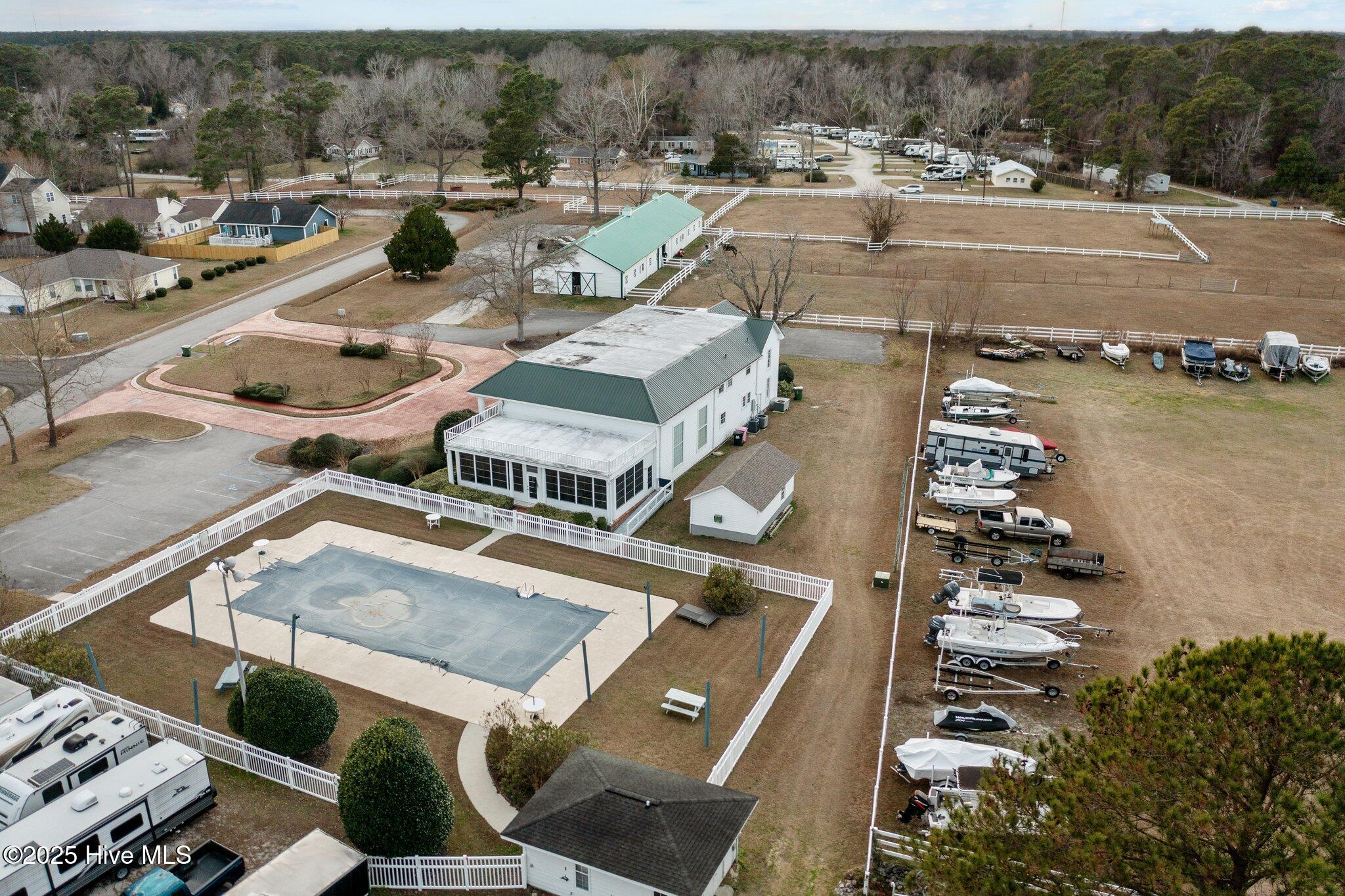 100549891 | Photo 29