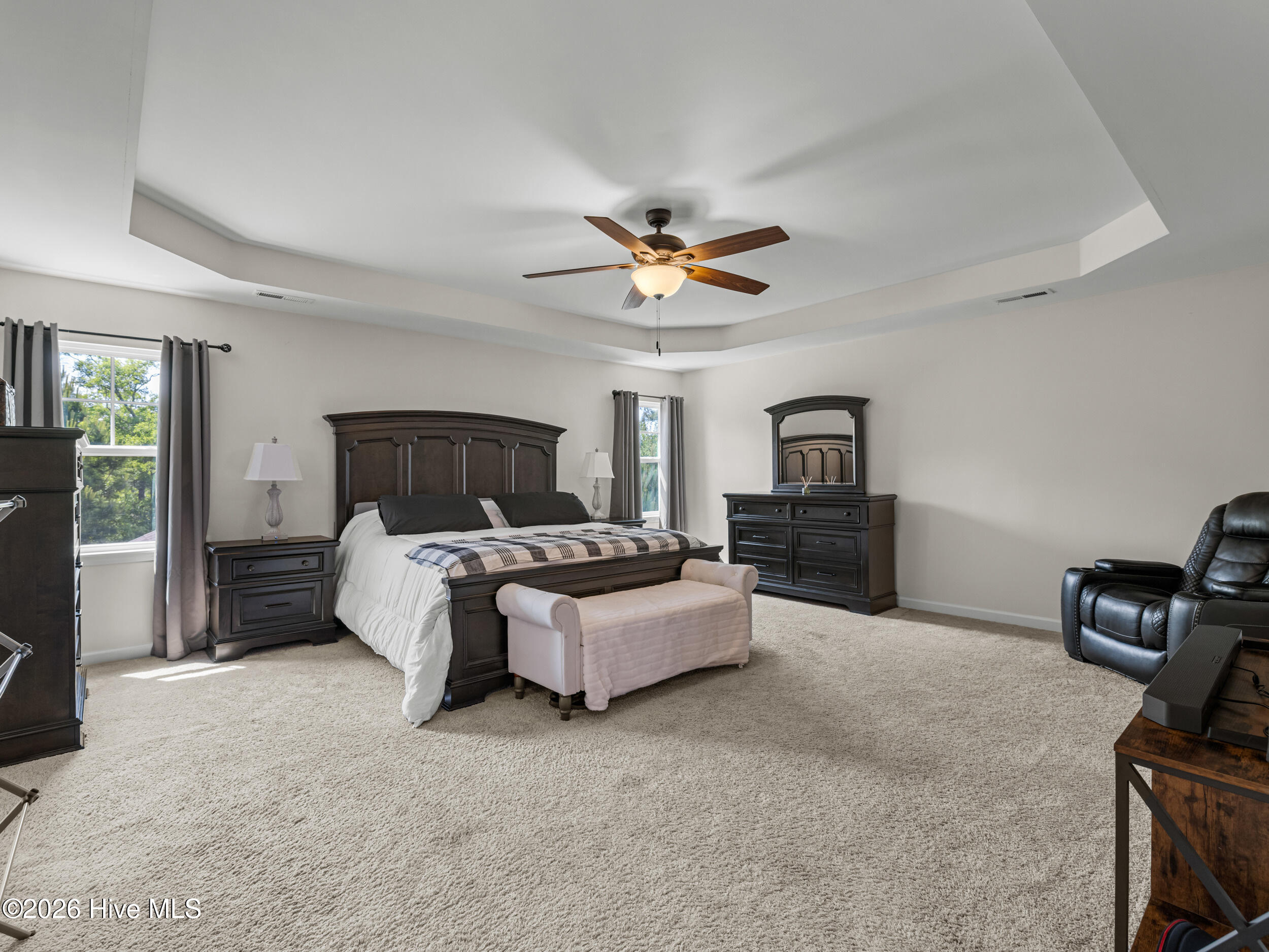 100570237 | Photo 50