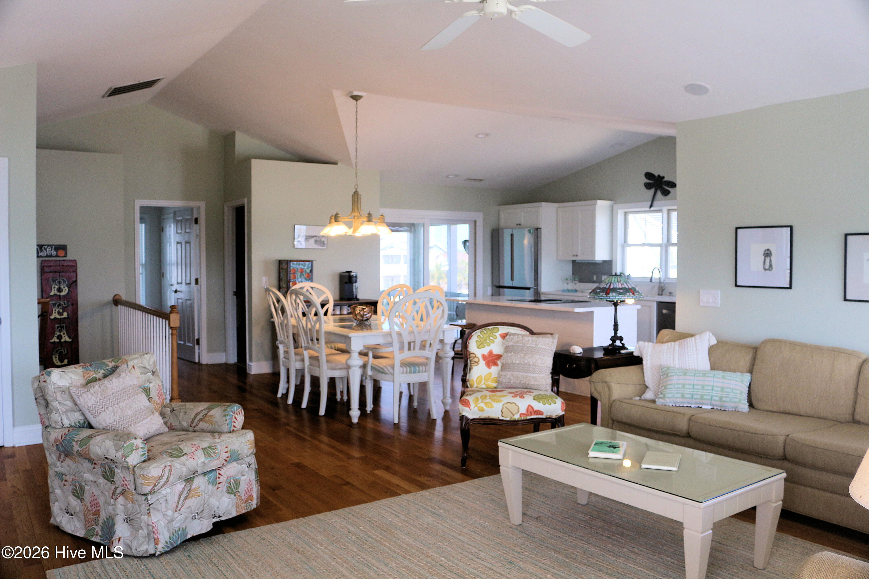 100552755 | Photo 11