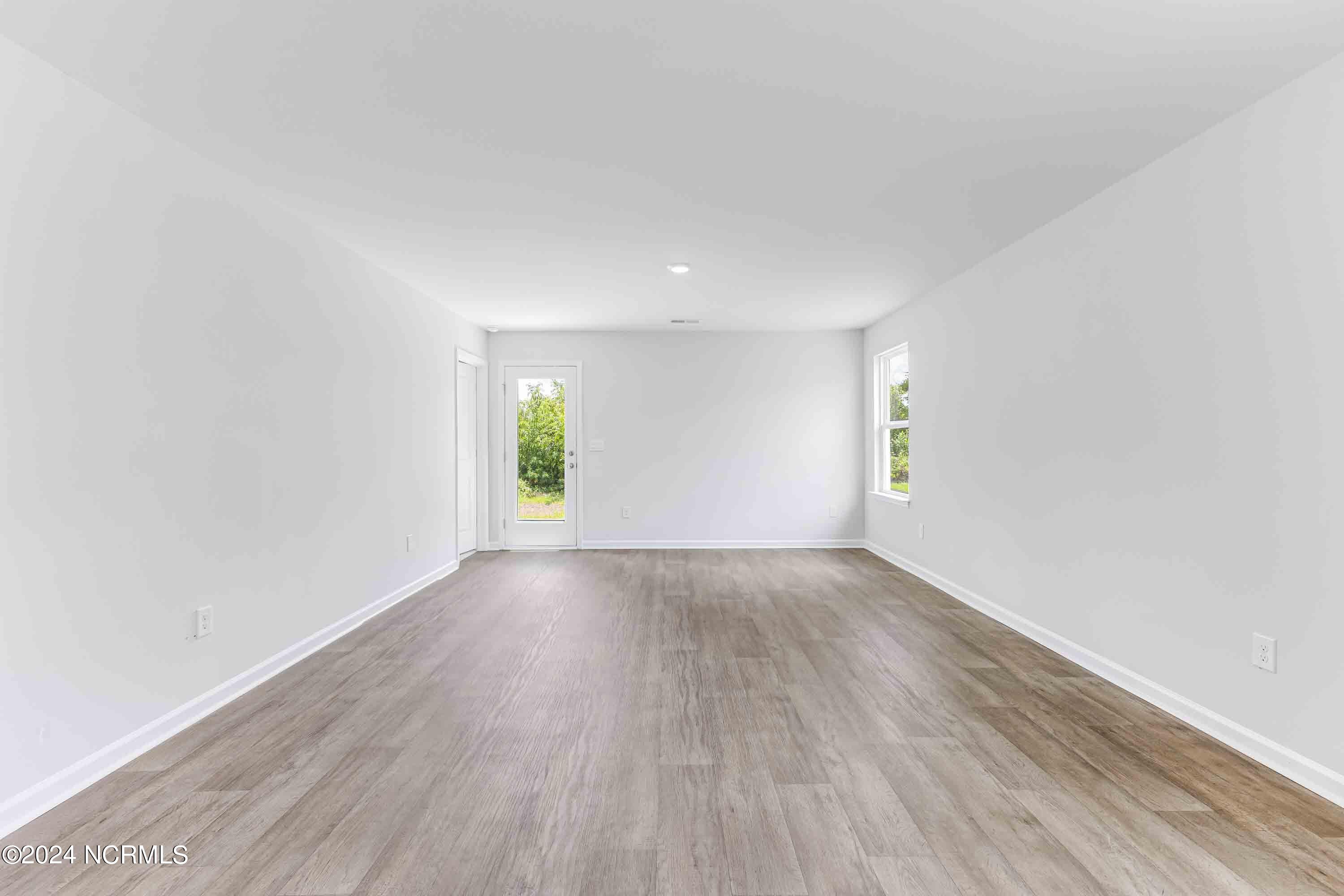 100533659 | Photo 14