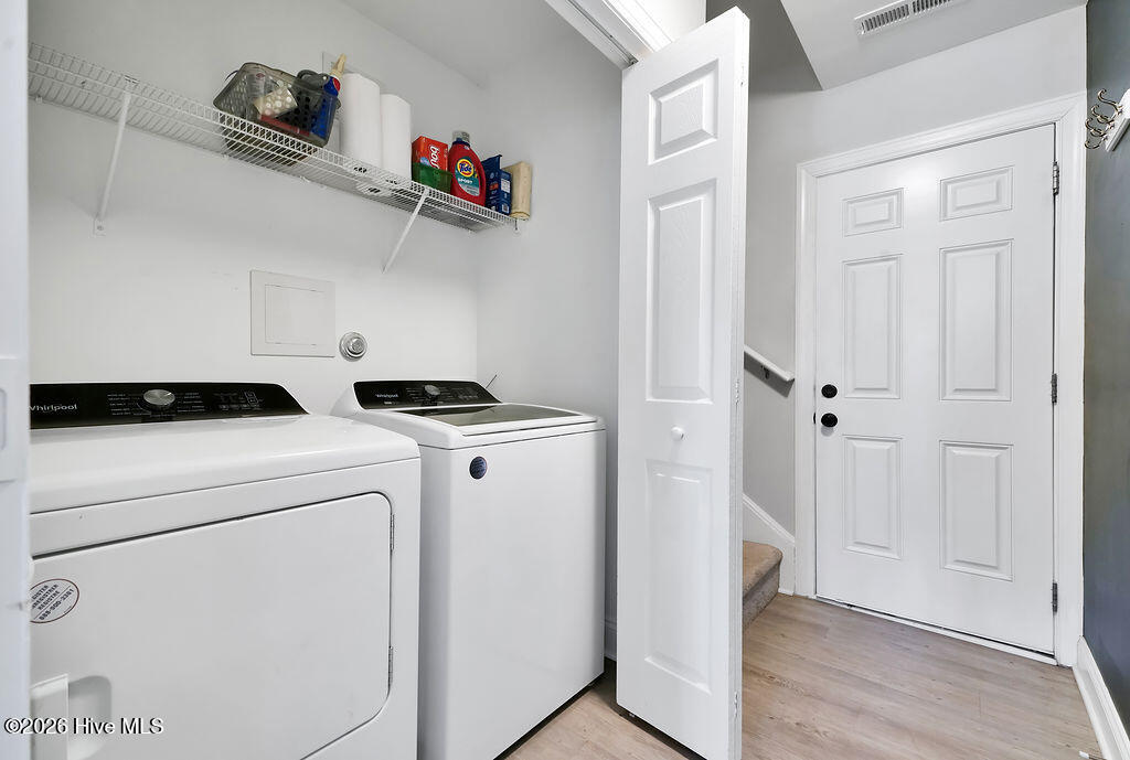 100550972 | Photo 27