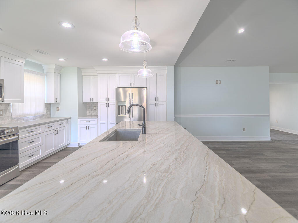 100563095 | Photo 12