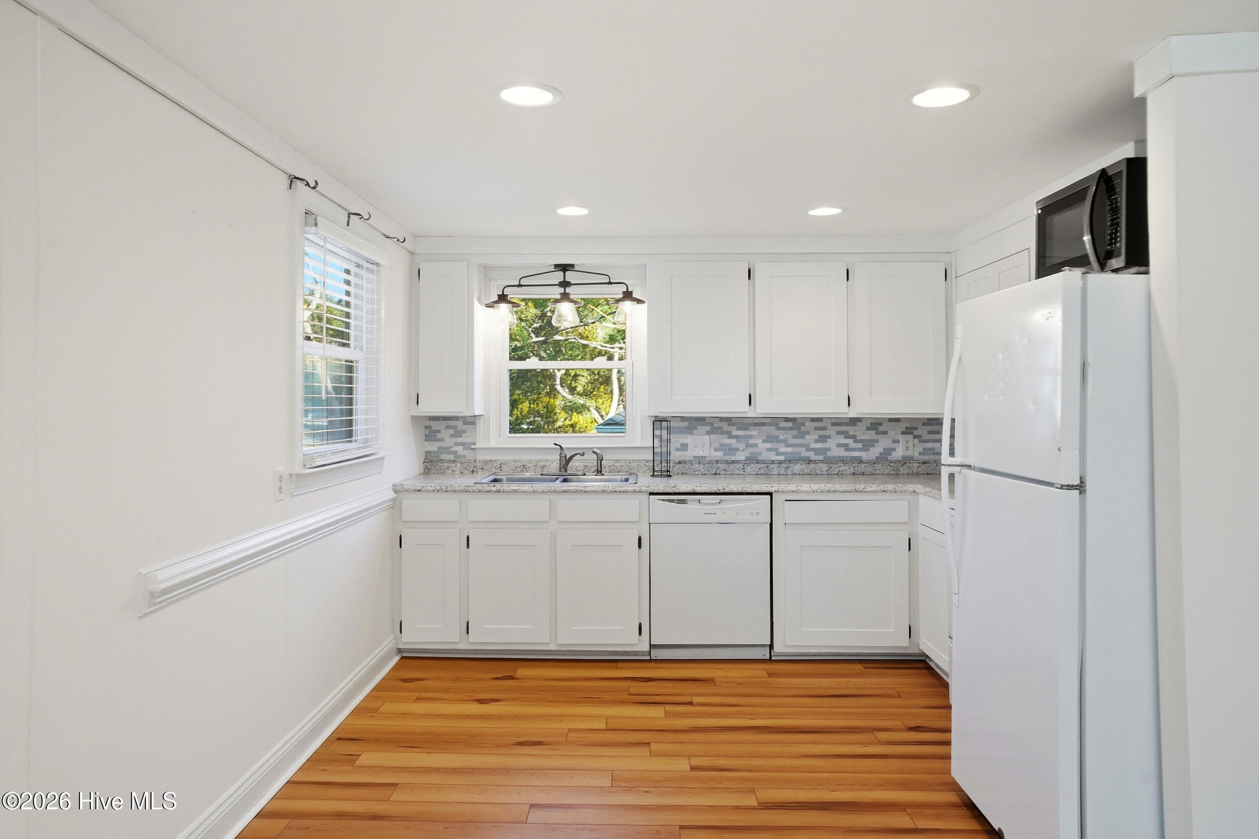 100552223 | Photo 10