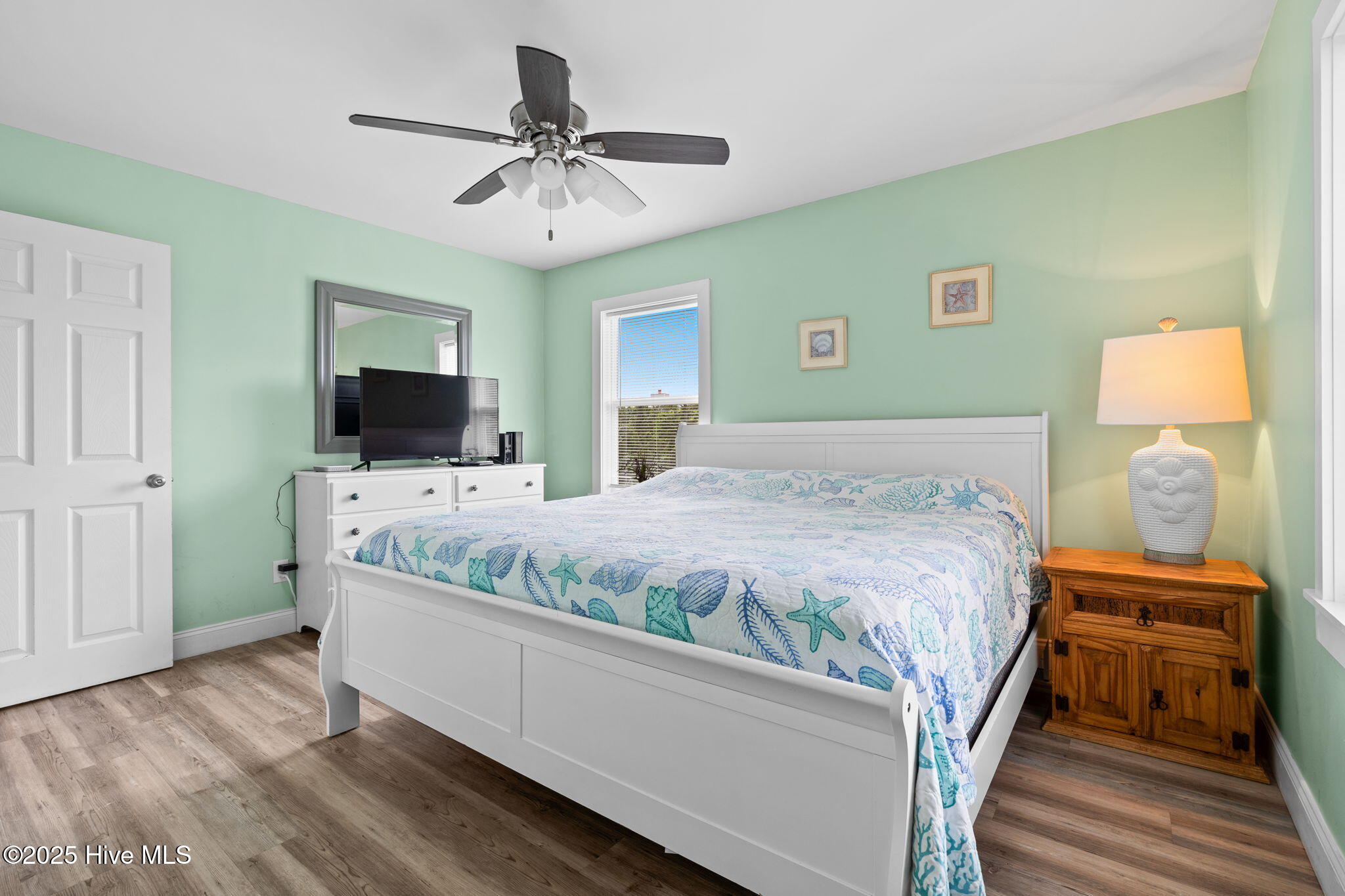 100555627 | Photo 18