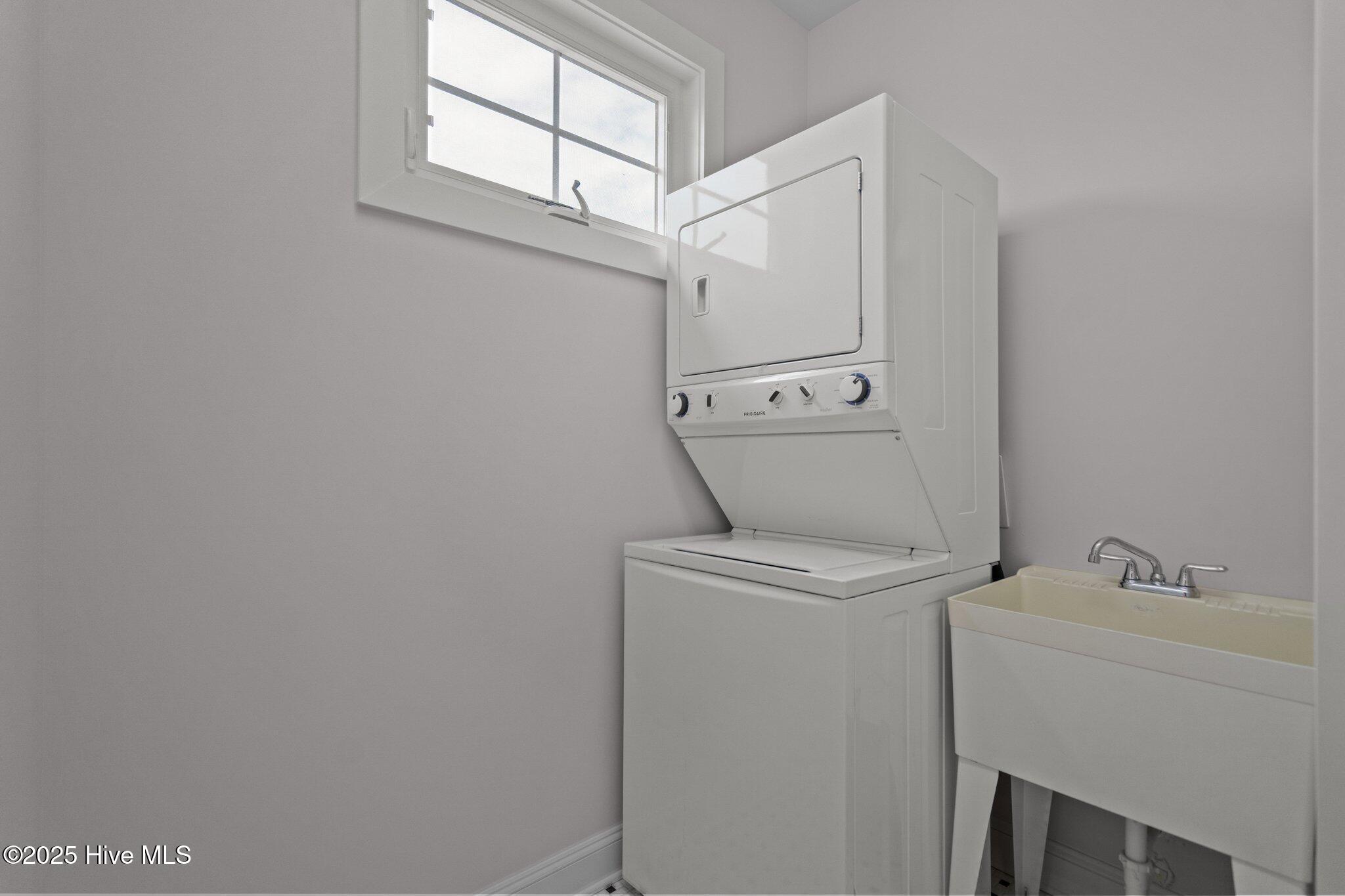 418 Columbia Avenue, Carolina Beach, NC 28428 – photo 19: 17-web-or-mls-DSC03809