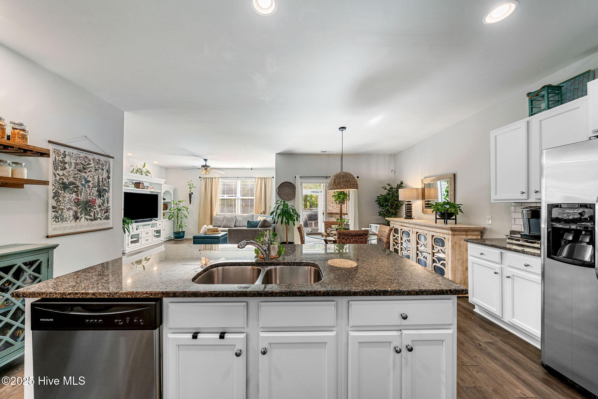 100539651 | Photo 19