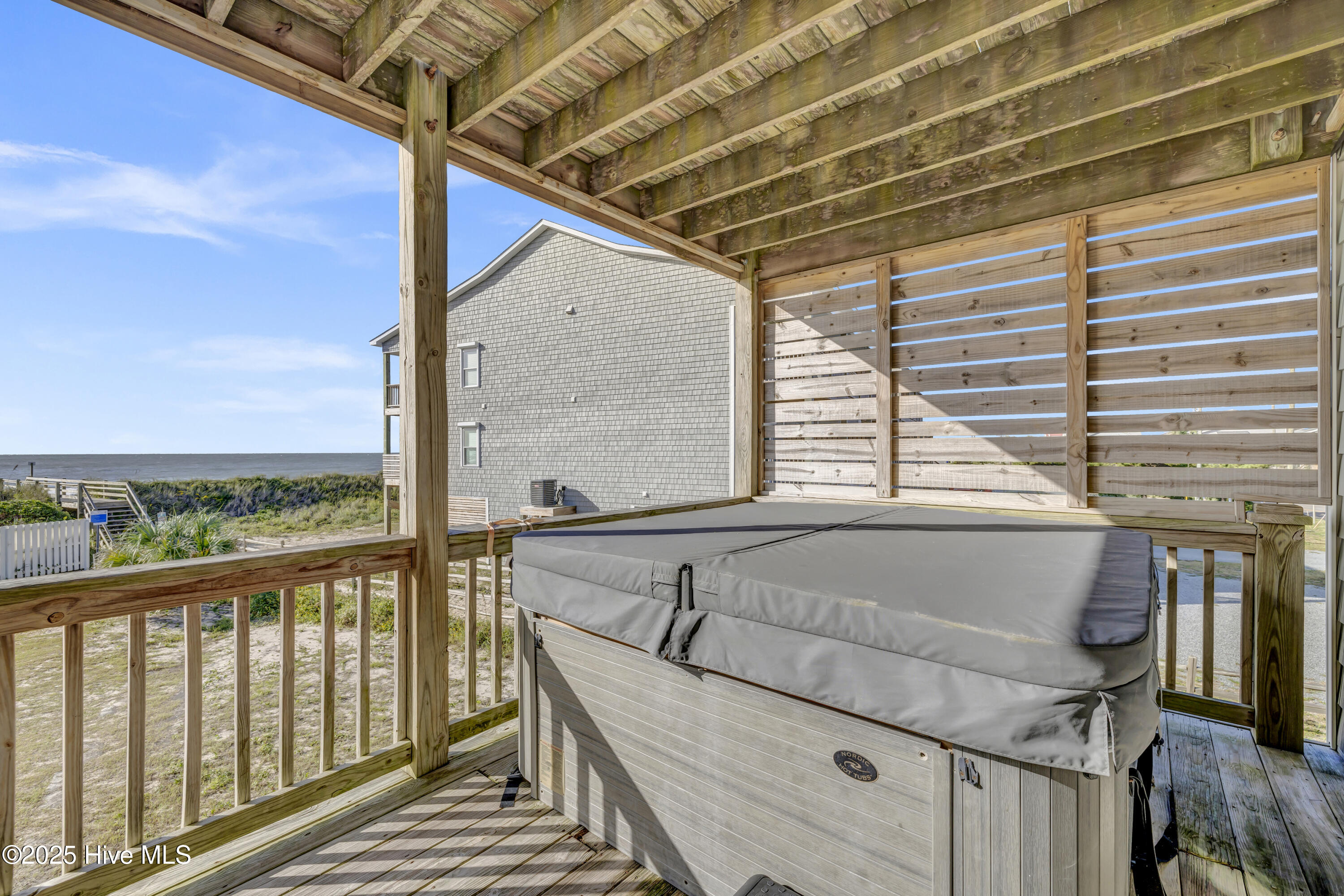 100535806 | Photo 31