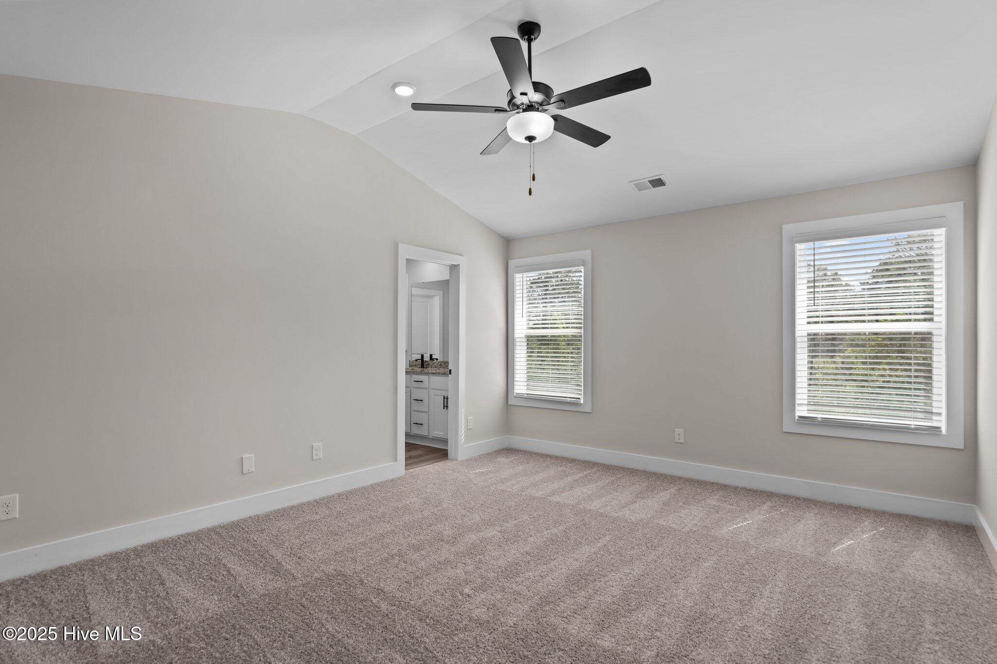 100555757 | Photo 16