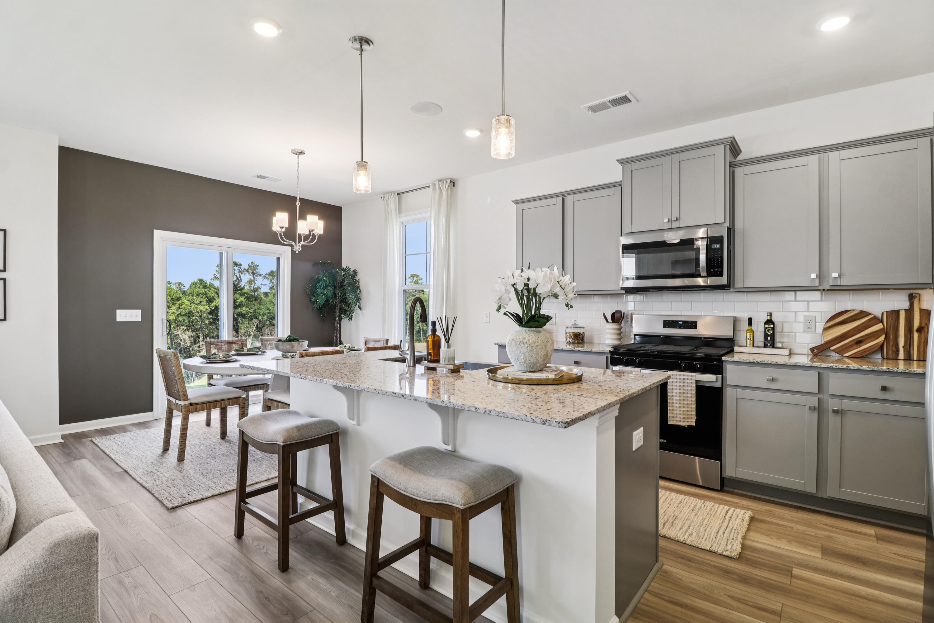 Photo of Model -Options and colors may vary.