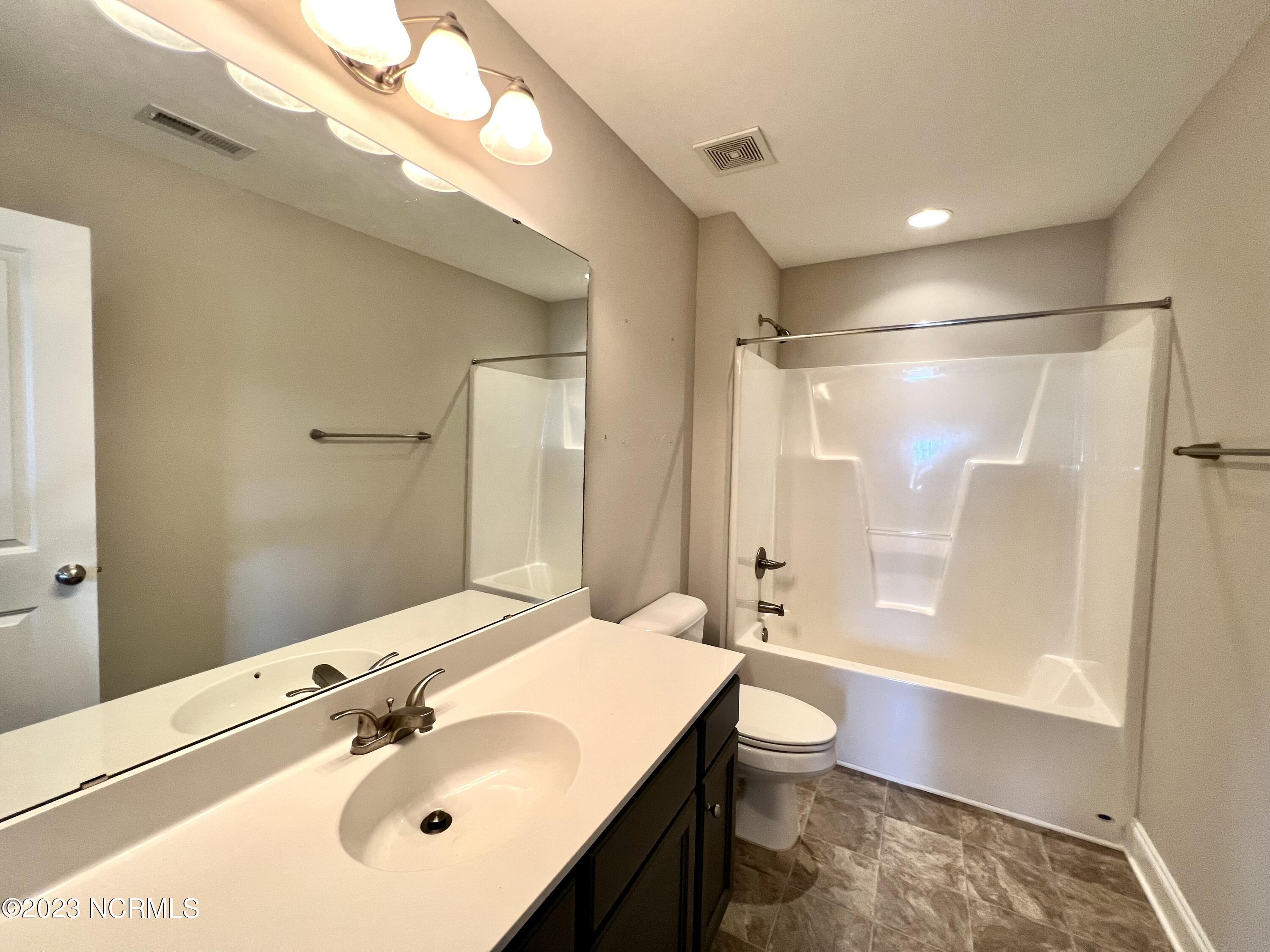 100559213 | Photo 13