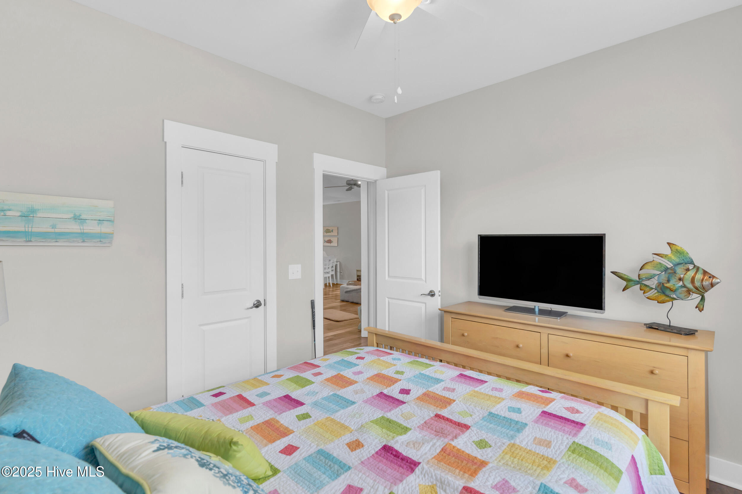 100521768 | Photo 21