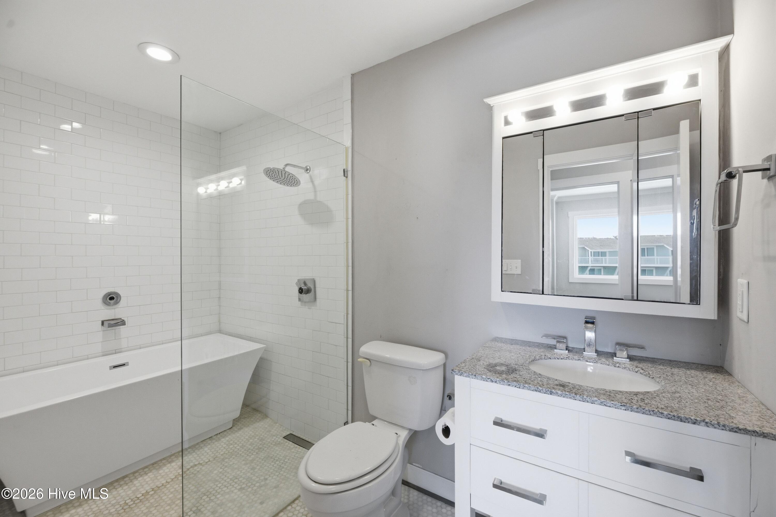 100559841 | Photo 14