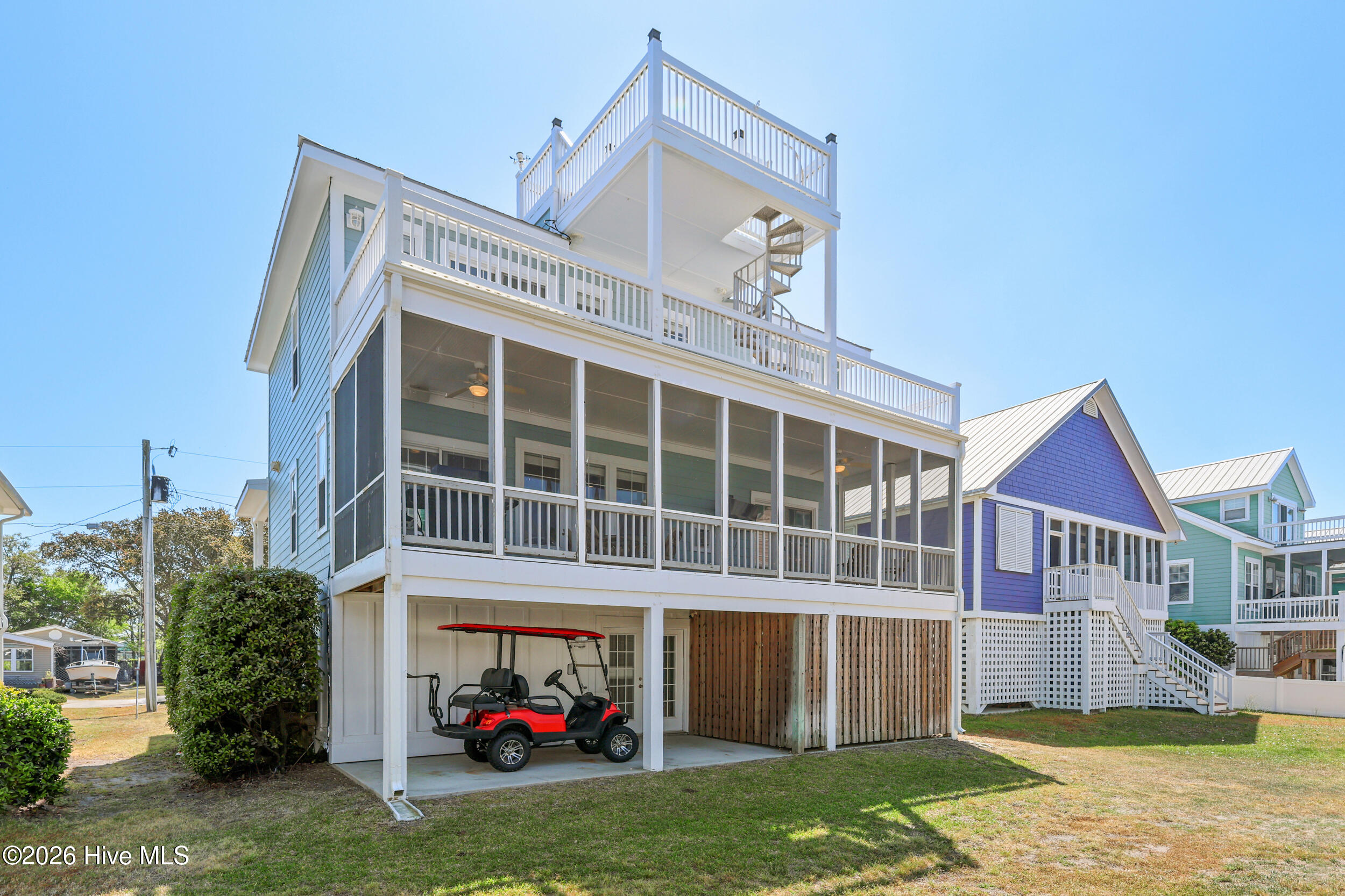 100568478 | Photo 40