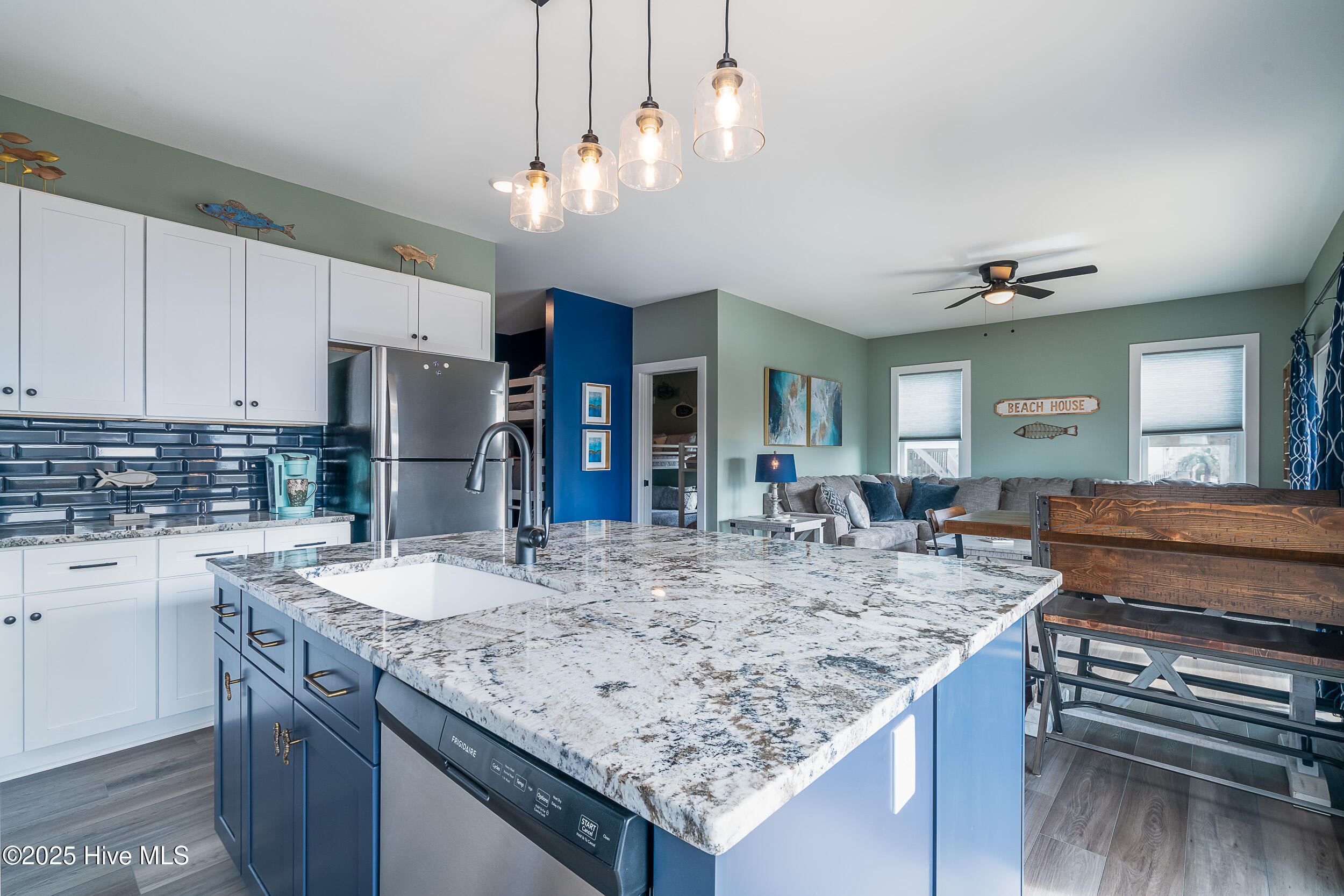 100524208 | Photo 13