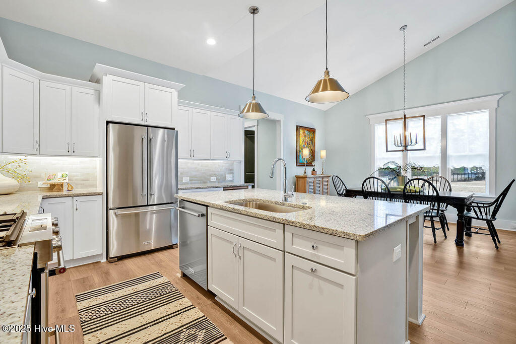 100441833 | Photo 16