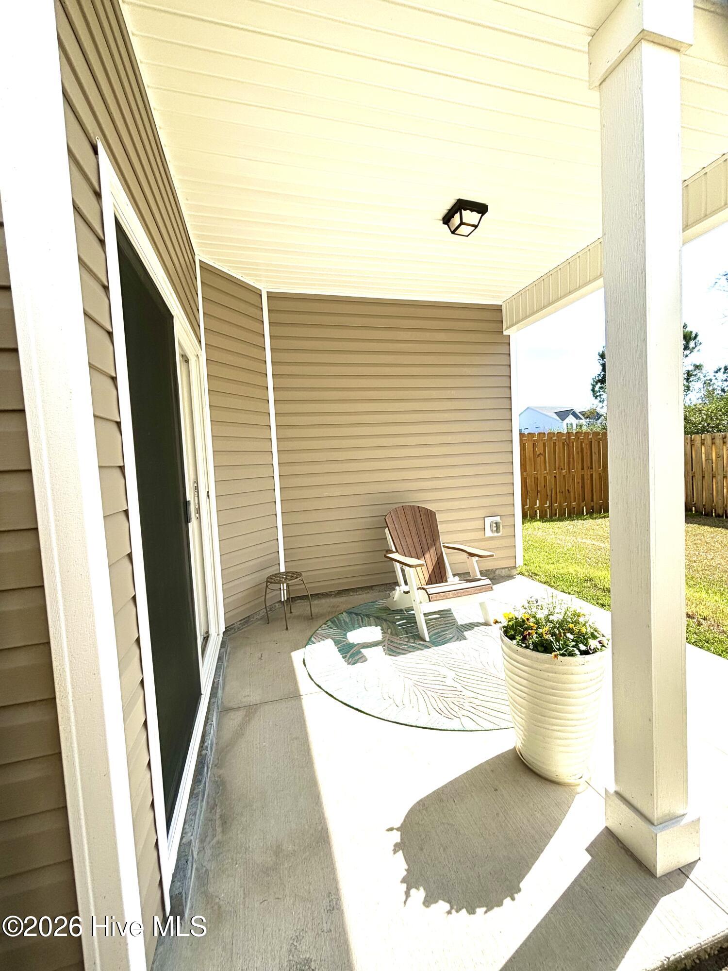 100560675 | Photo 28