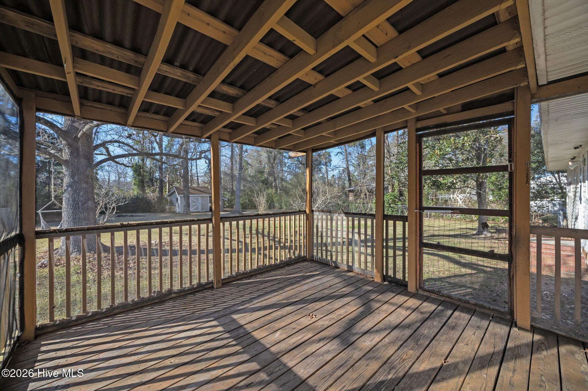 100548233 | Photo 40