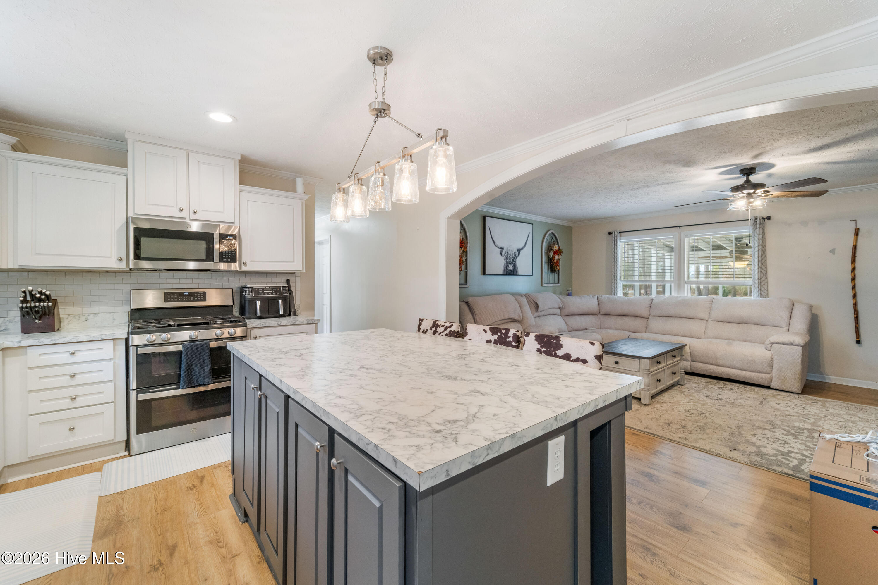 100547365 | Photo 23