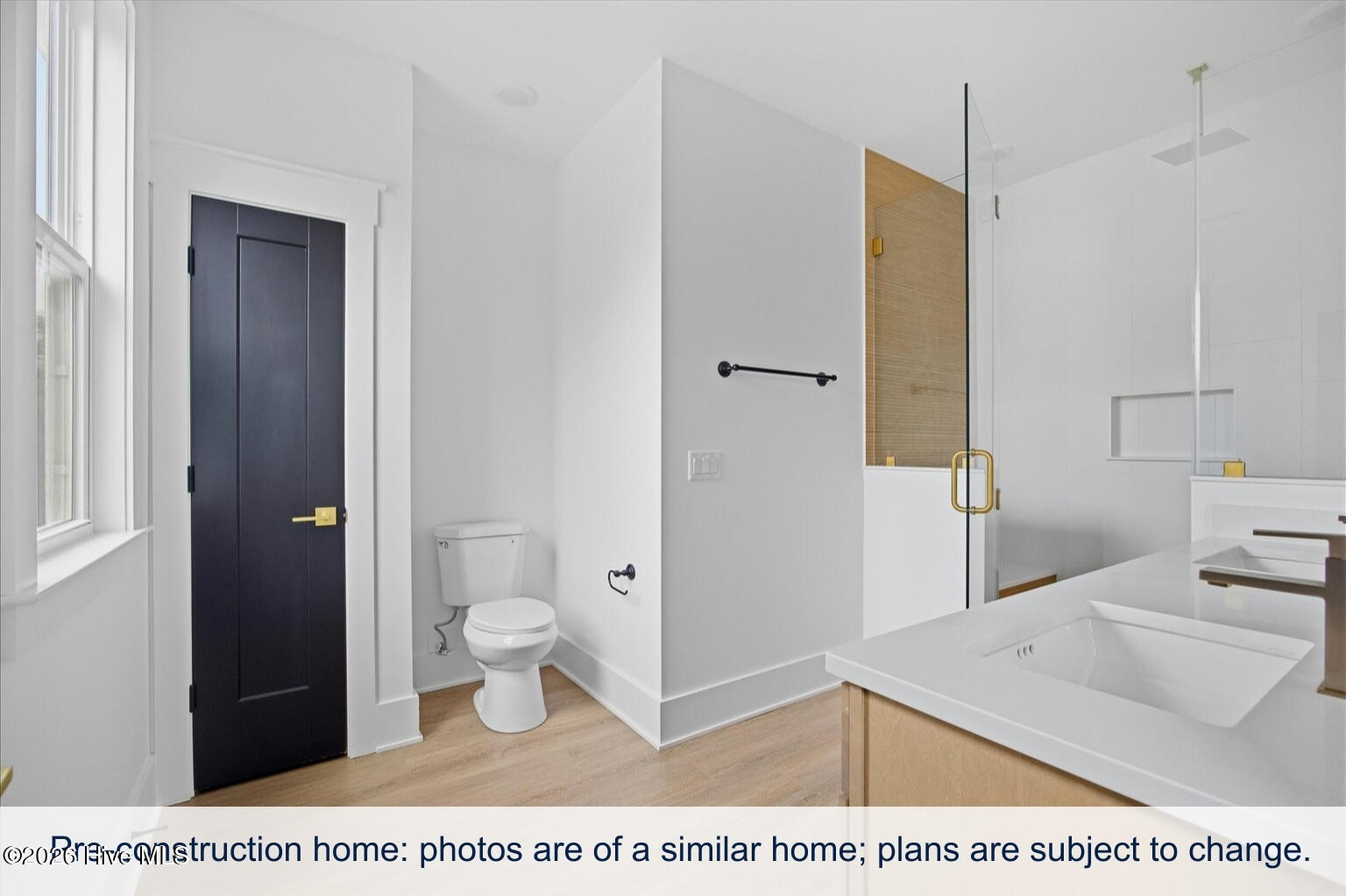 100567849 | Photo 26