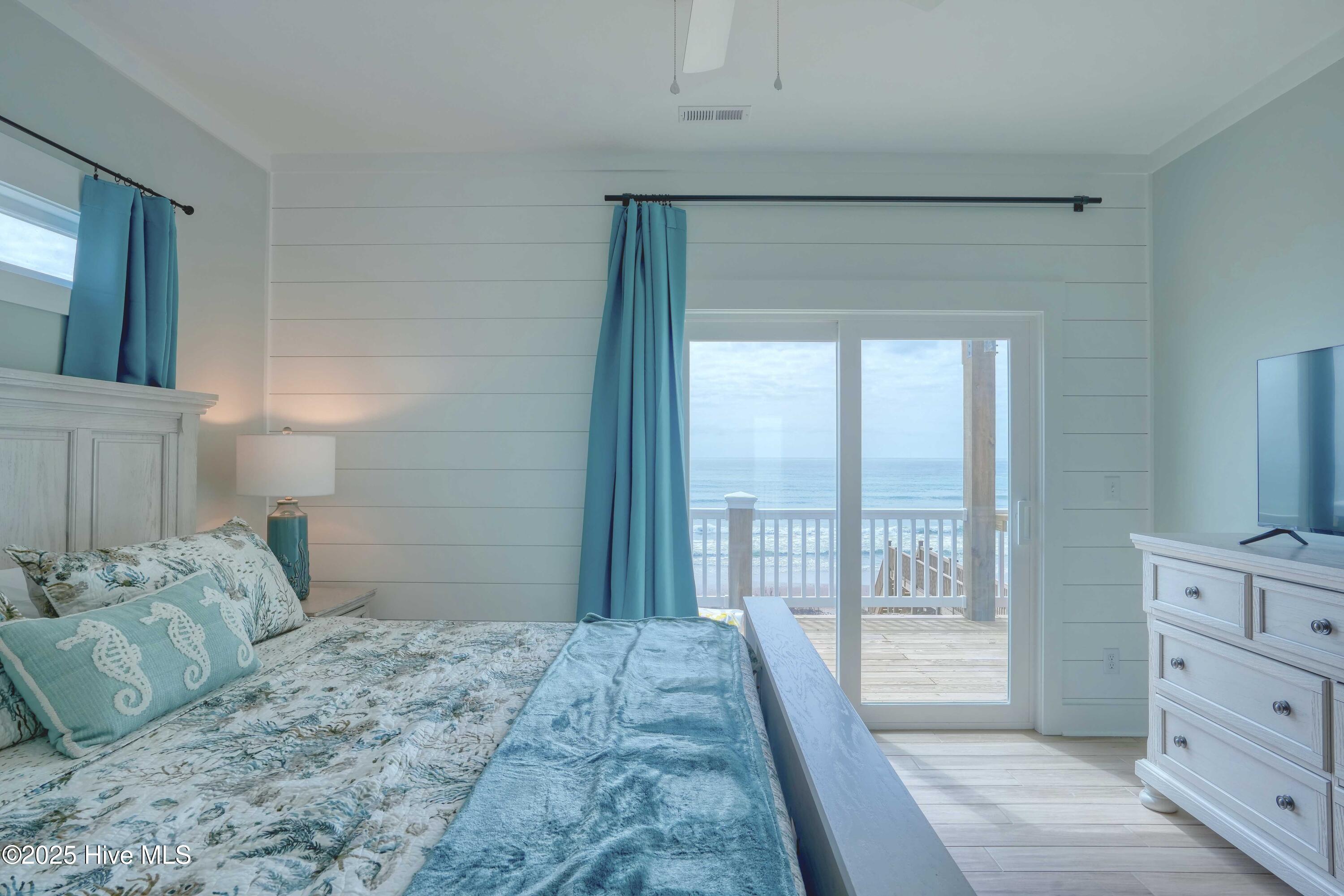 100522890 | Photo 45