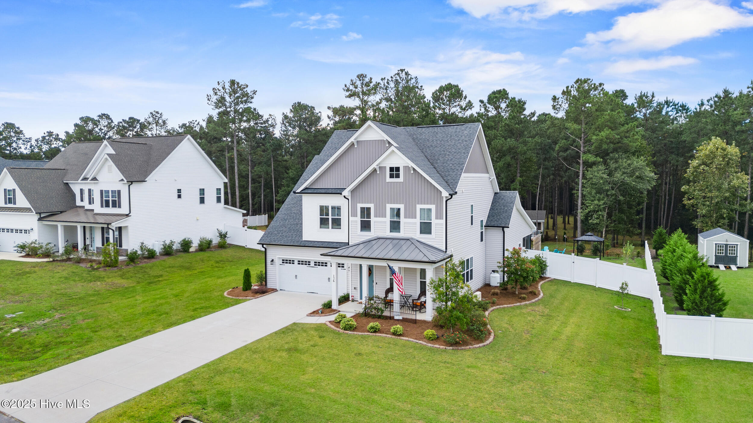 100536261 | Photo 71