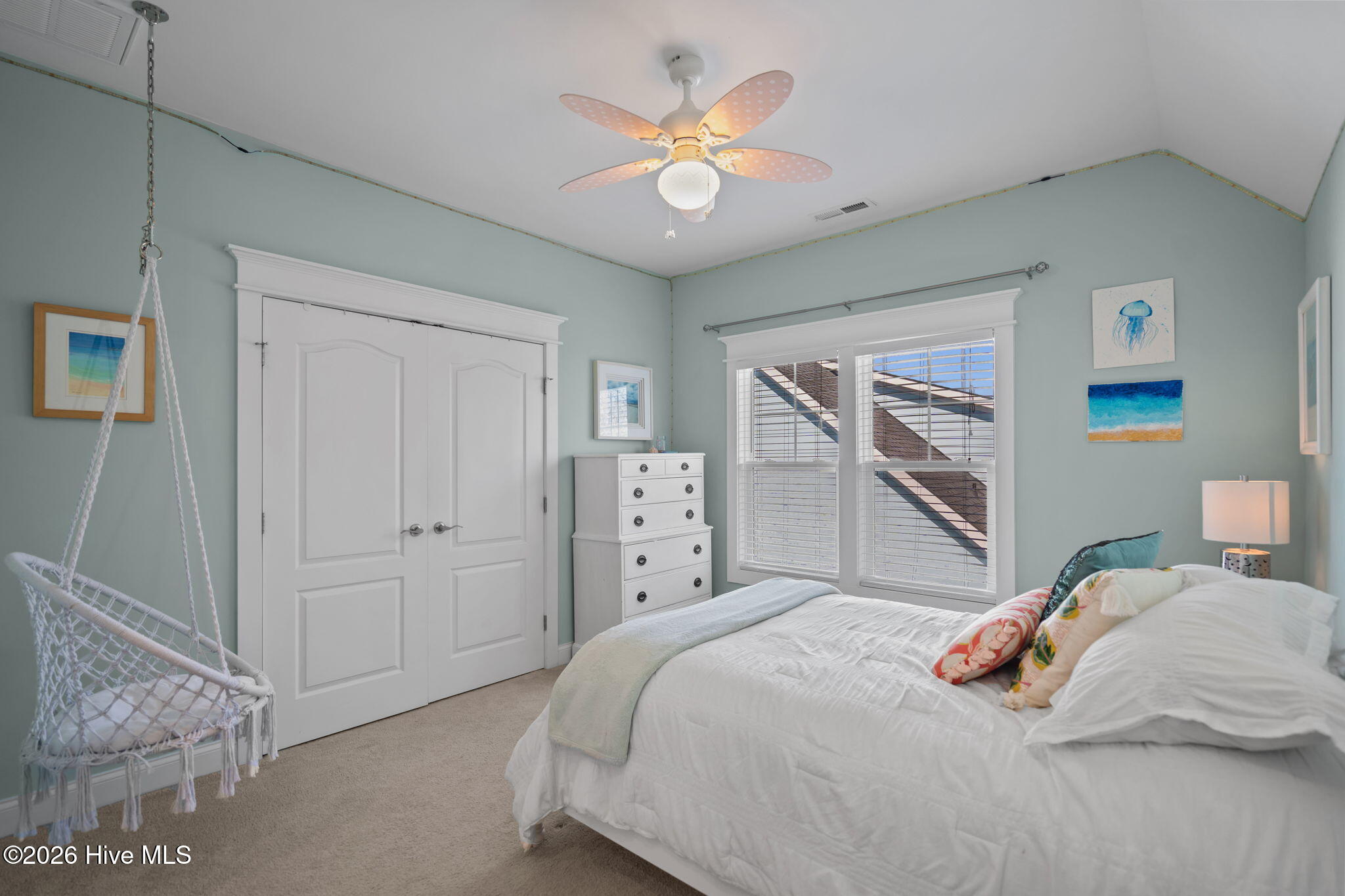 100559894 | Photo 35