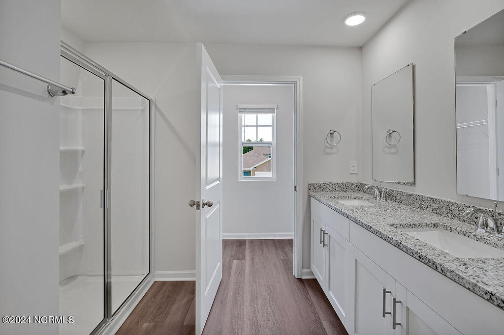 100543482 | Photo 21