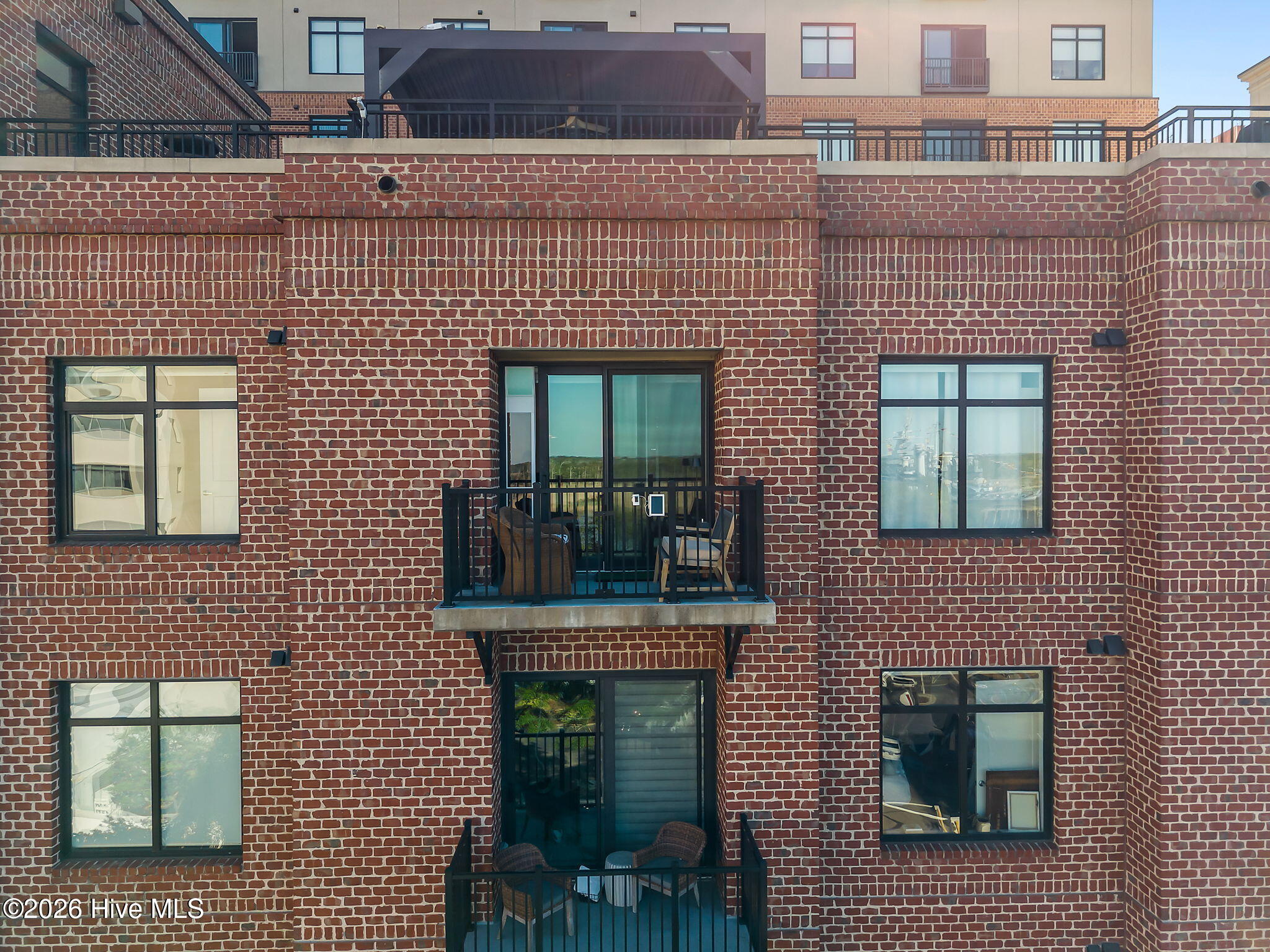 100565283 | Photo 39