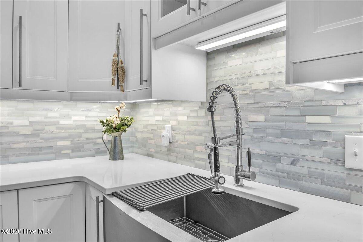 100550591 | Photo 22