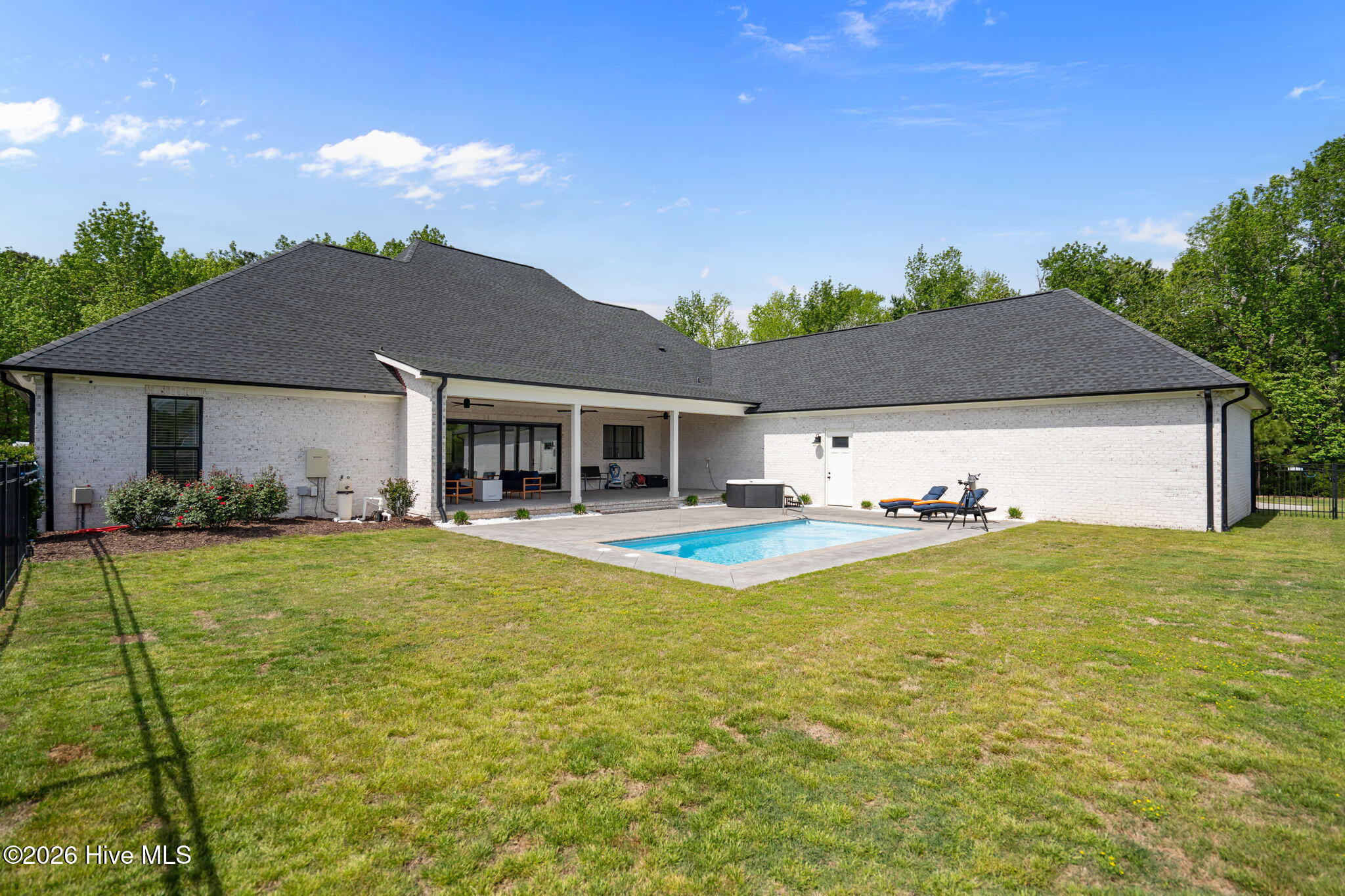 100566934 | Photo 62