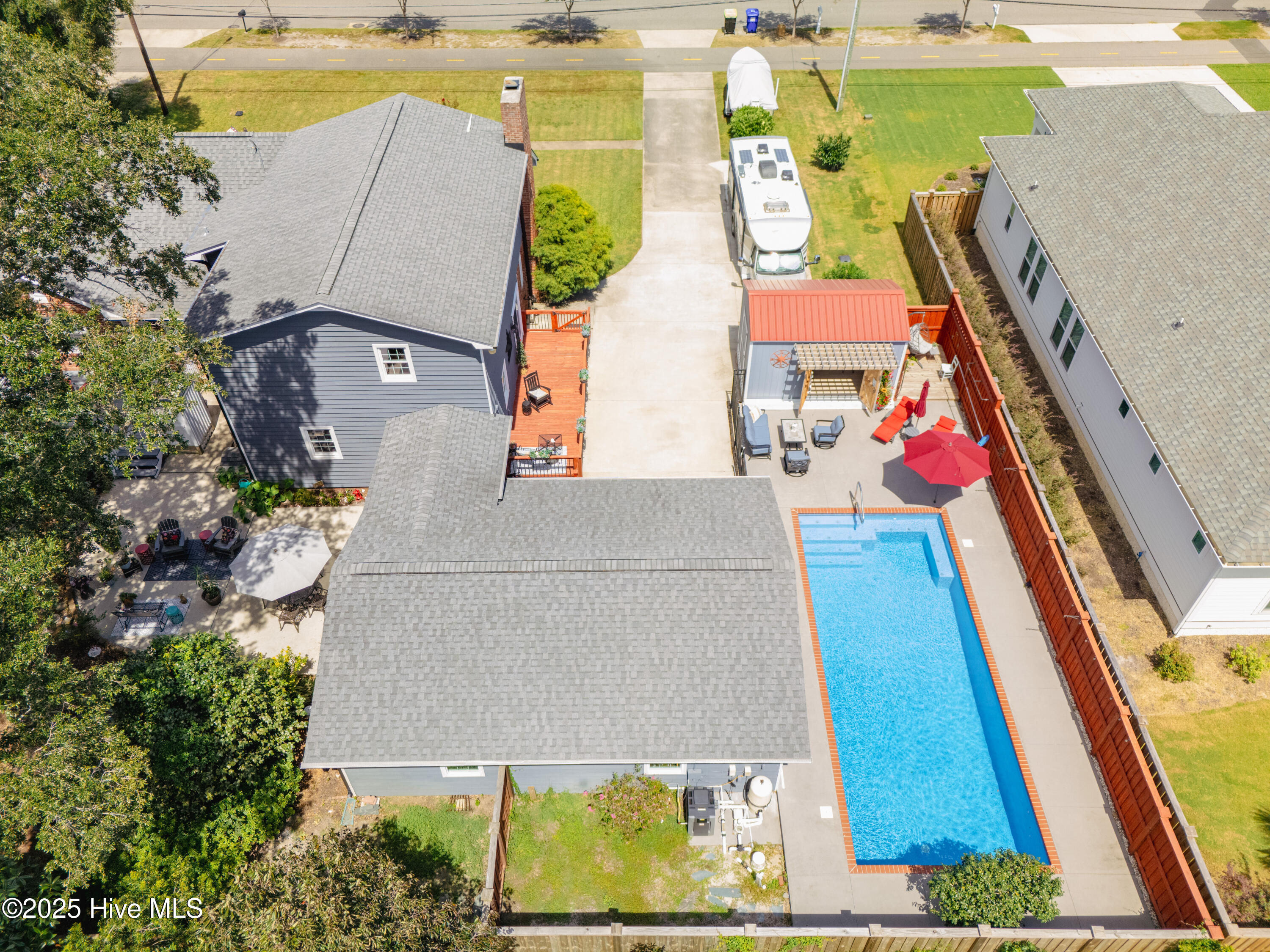 100557788 | Photo 79