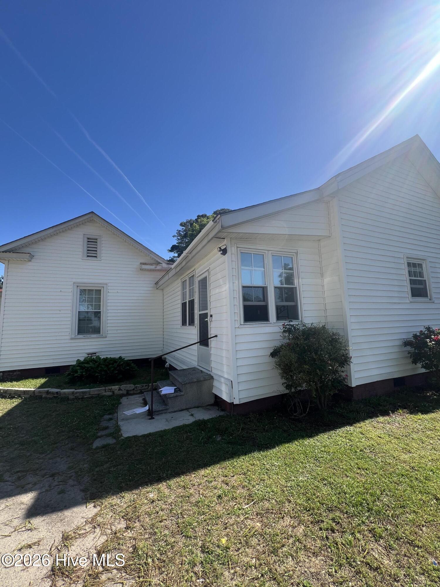 183 Nc 124 West