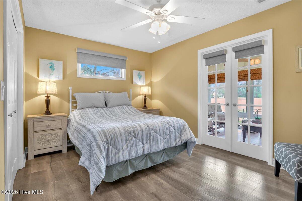 100563011 | Photo 41