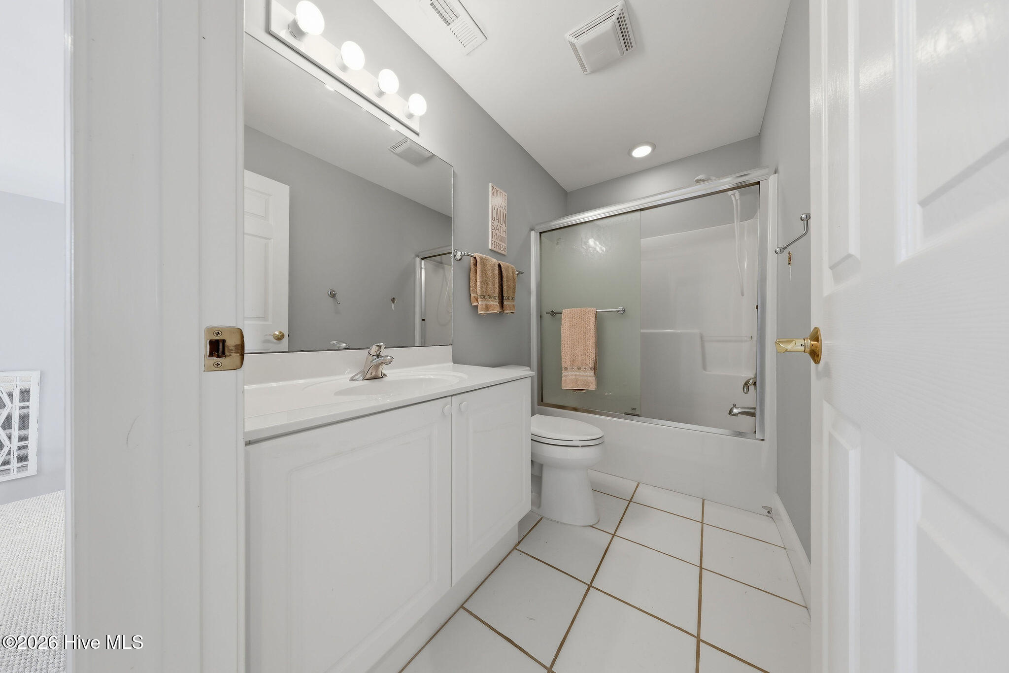 100558304 | Photo 44