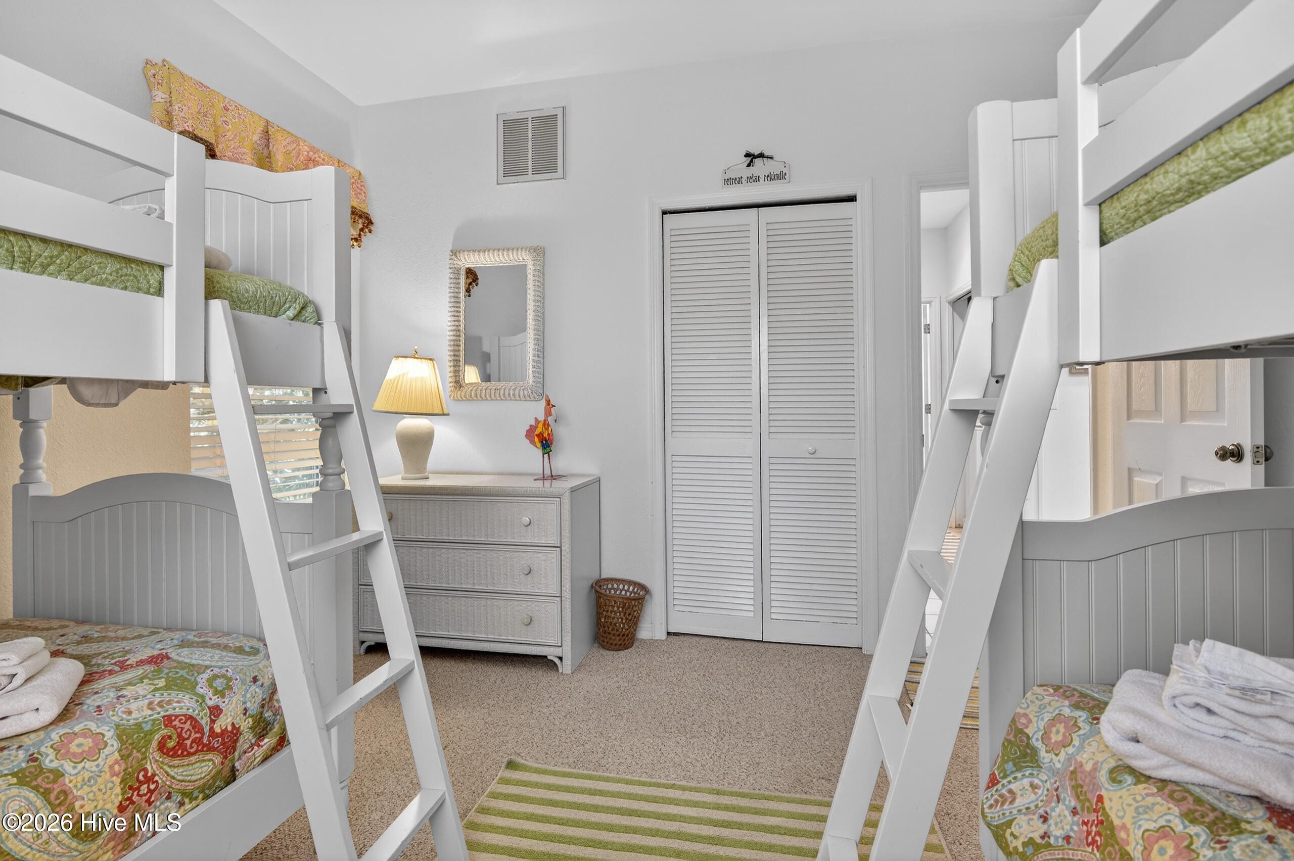 100565209 | Photo 31