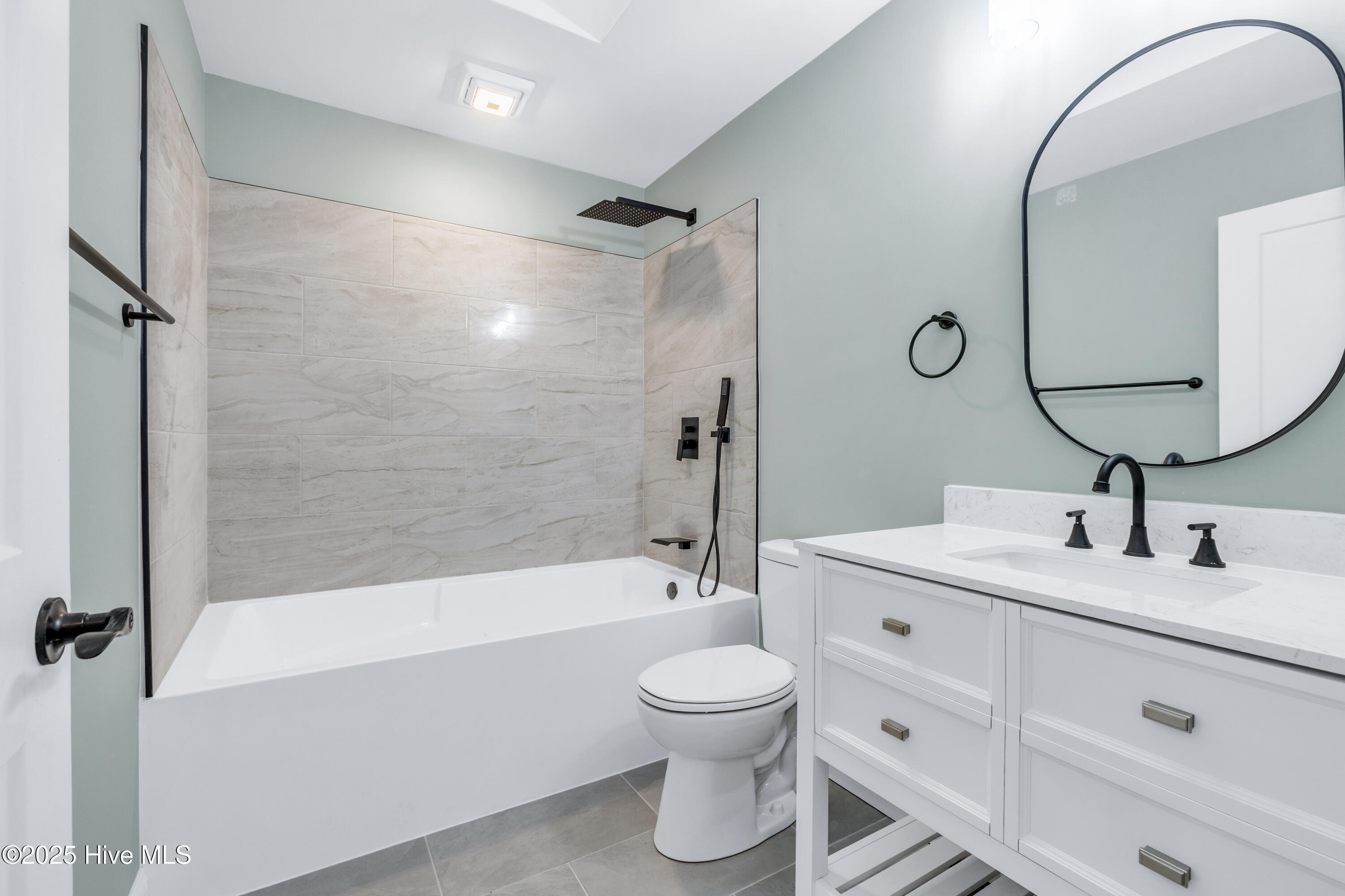 100545827 | Photo 20